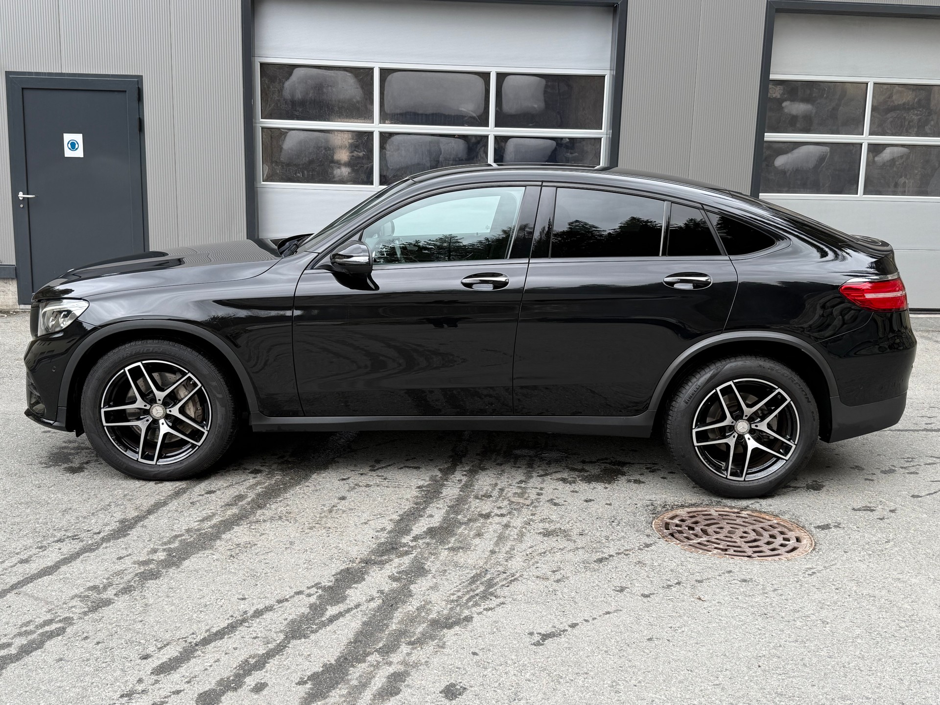 MERCEDES-BENZ GLC Coupé 250 d AMG Line 4Matic 9G-Tronic-image-7