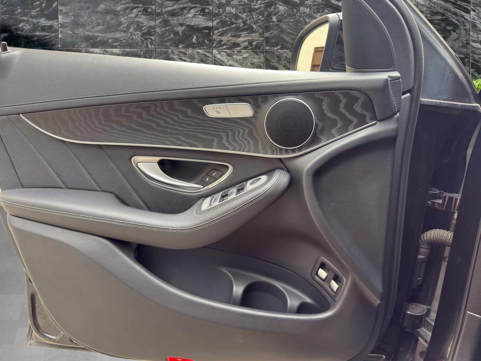 MERCEDES-BENZ GLC Coupé 250 d AMG Line 4Matic 9G-Tronic-image-15