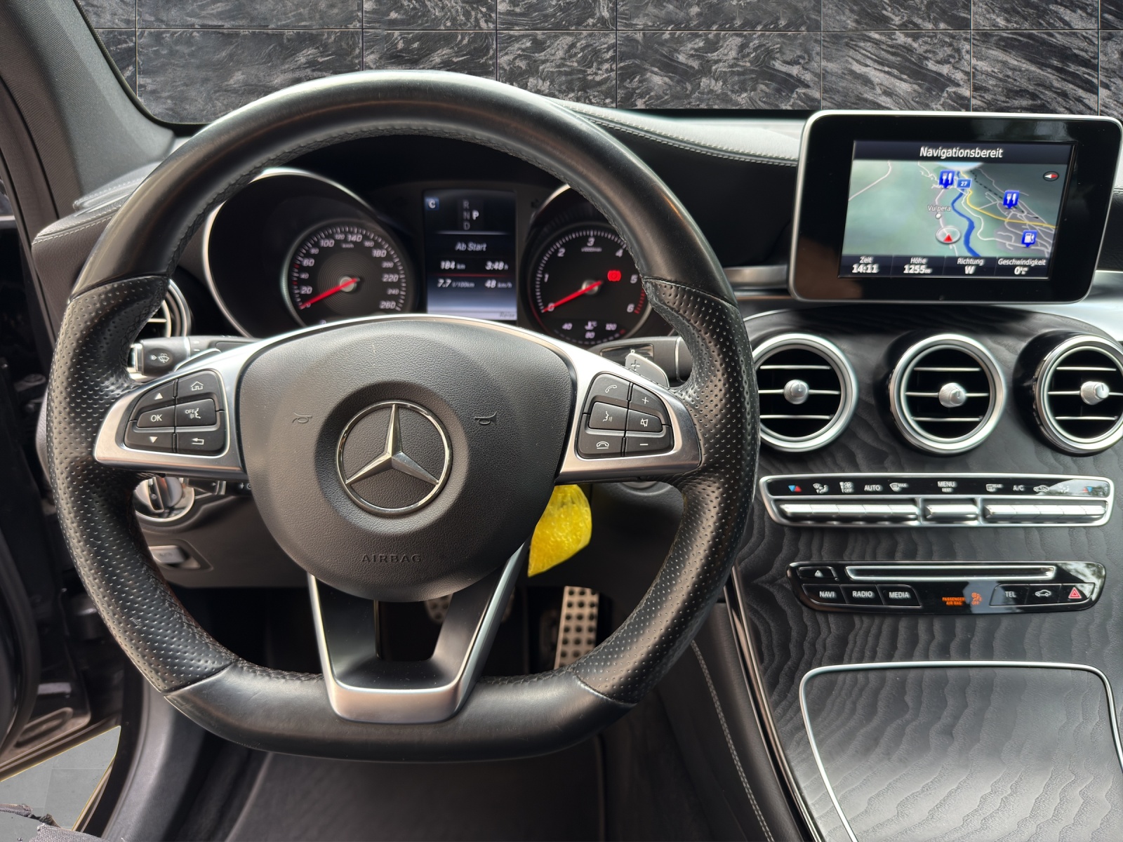 MERCEDES-BENZ GLC Coupé 250 d AMG Line 4Matic 9G-Tronic-image-9