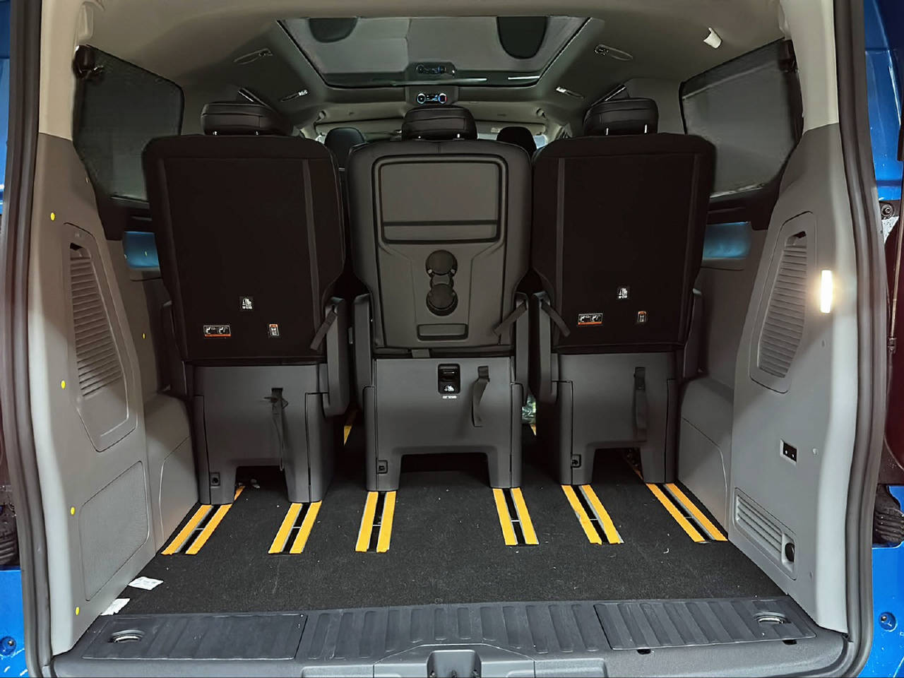 FORD Tourneo Custom 320 L2 2.0 EcoBlue 170 Sport-image-11