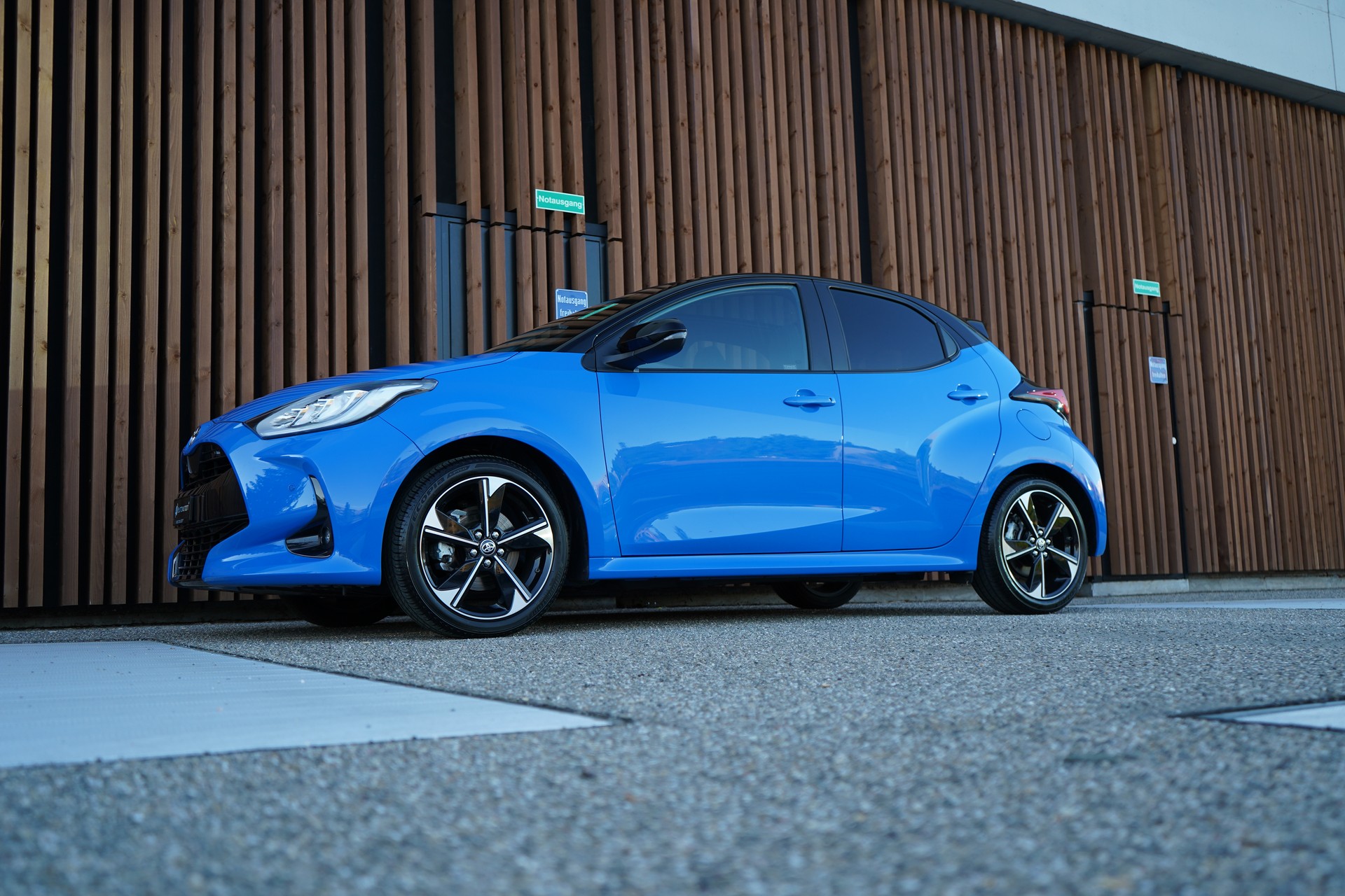 TOYOTA YARIS 1.5 POP SPORT E-CVT l 116 PS-image-10