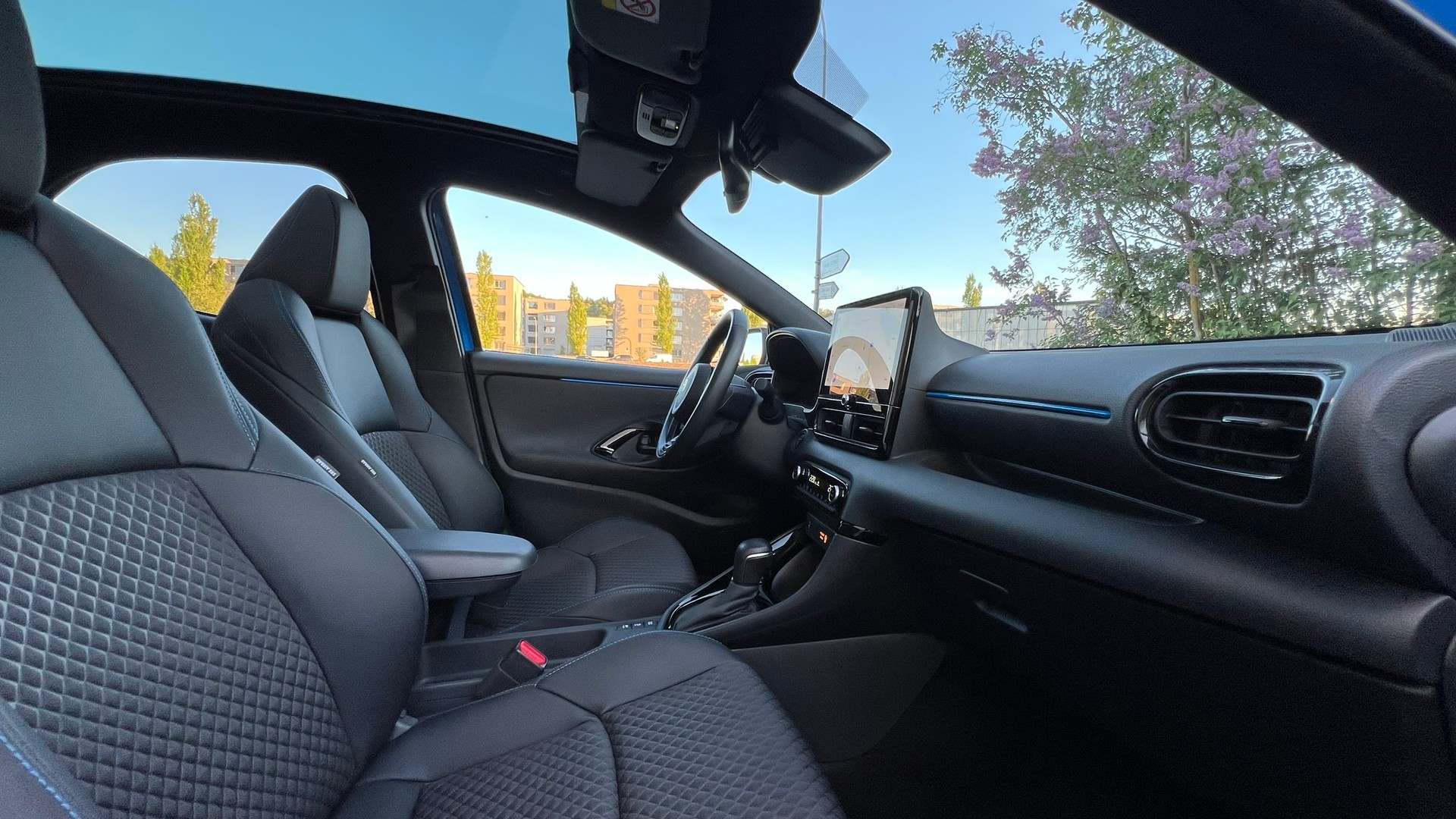 TOYOTA YARIS 1.5 POP SPORT E-CVT l 116 PS-image-22