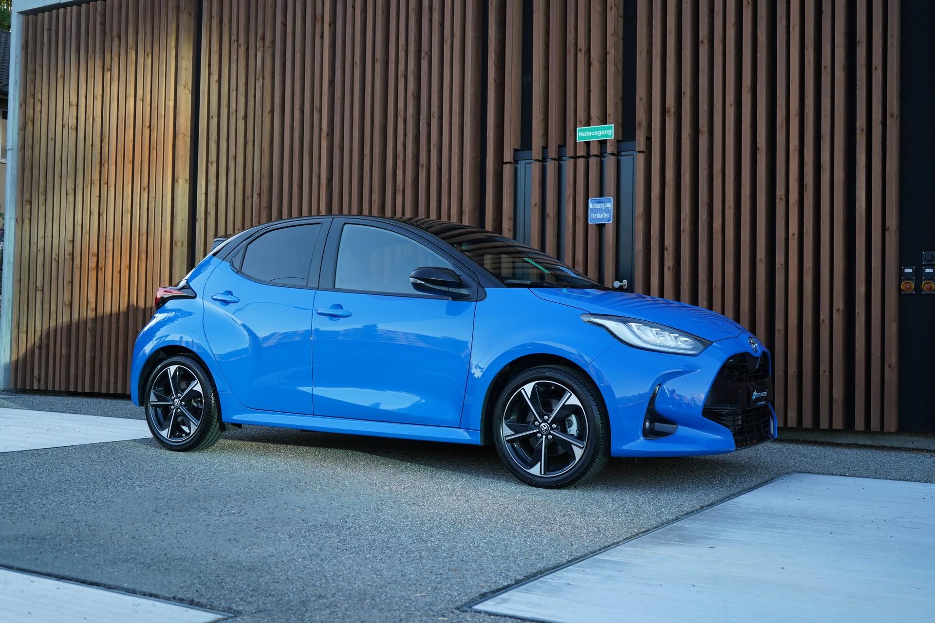 TOYOTA YARIS 1.5 POP SPORT E-CVT l 116 PS-image-11
