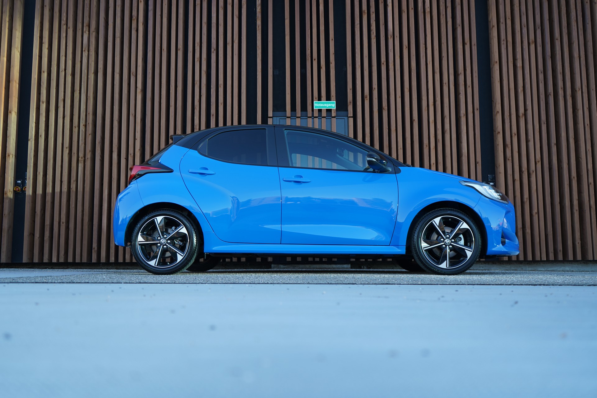 TOYOTA YARIS 1.5 POP SPORT E-CVT l 116 PS-image-2