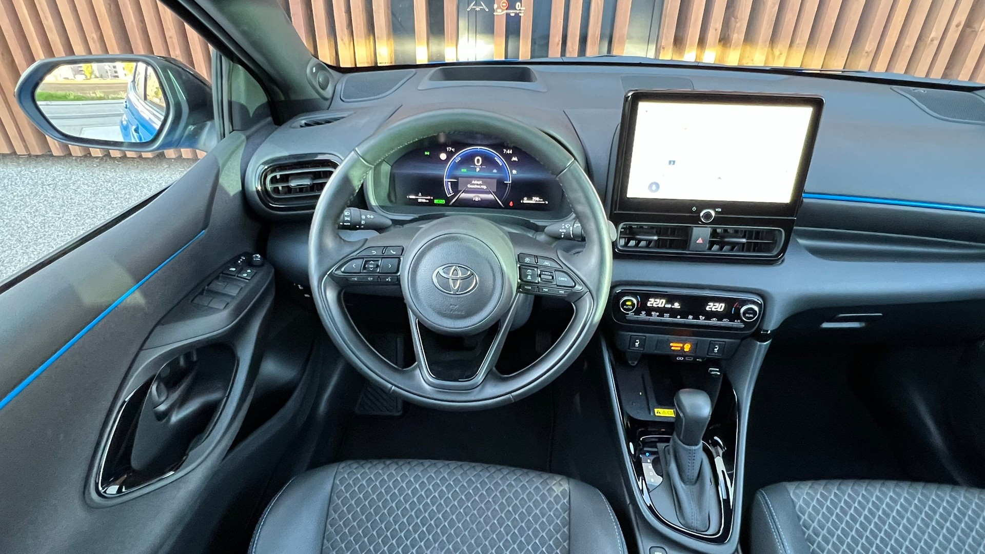 TOYOTA YARIS 1.5 POP SPORT E-CVT l 116 PS-image-19