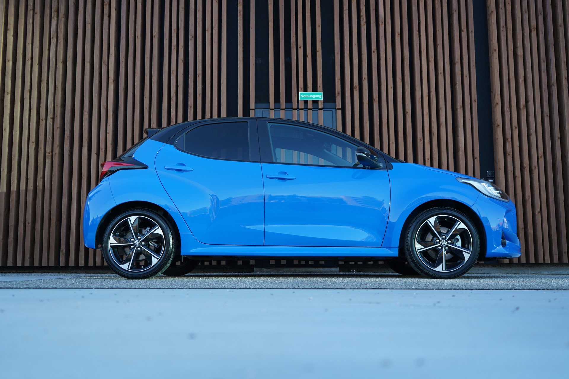 TOYOTA YARIS 1.5 POP SPORT E-CVT l 116 PS-image-0
