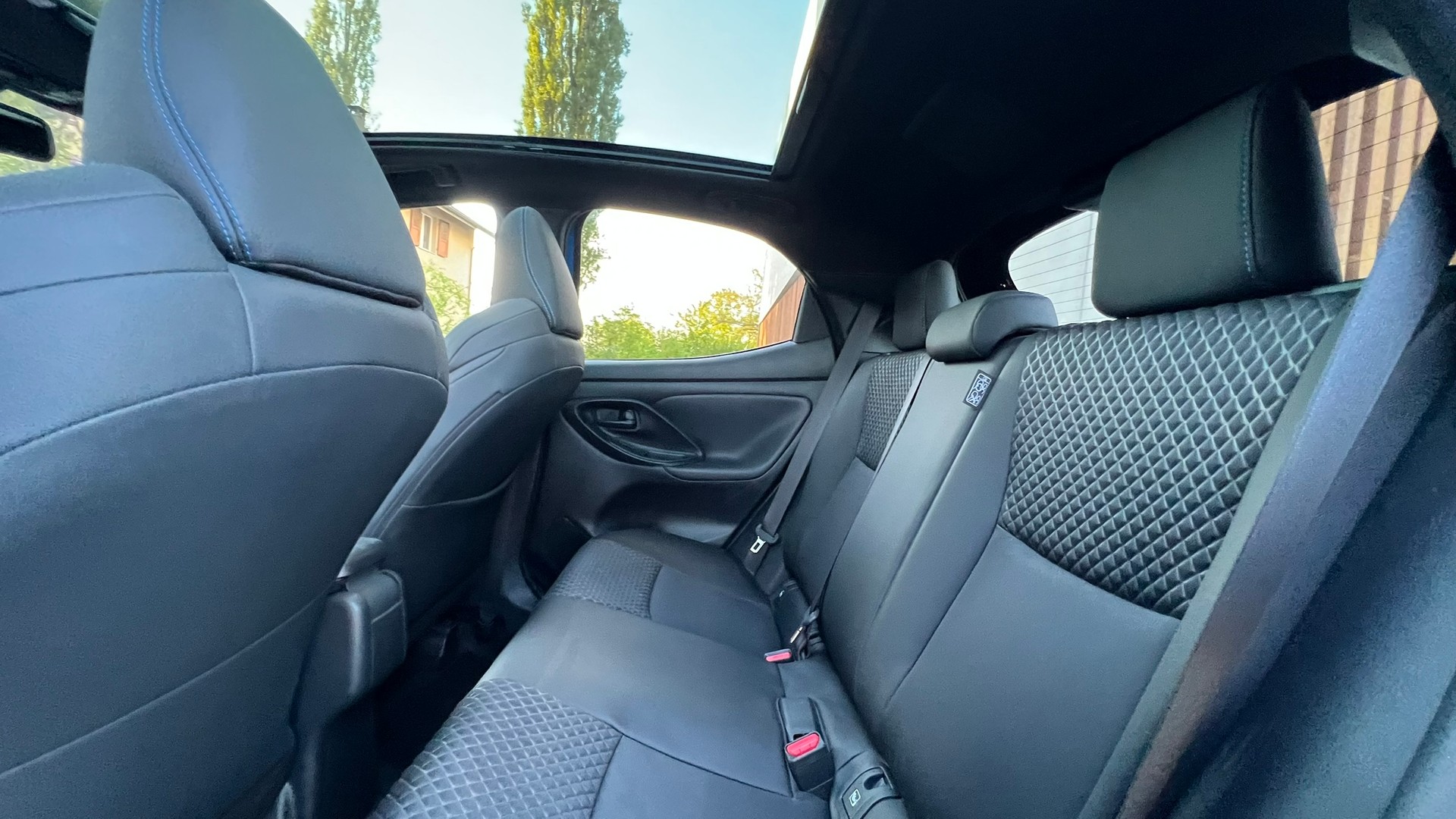 TOYOTA YARIS 1.5 POP SPORT E-CVT l 116 PS-image-28
