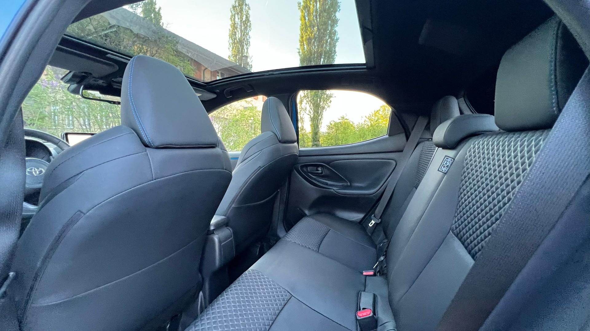 TOYOTA YARIS 1.5 POP SPORT E-CVT l 116 PS-image-26