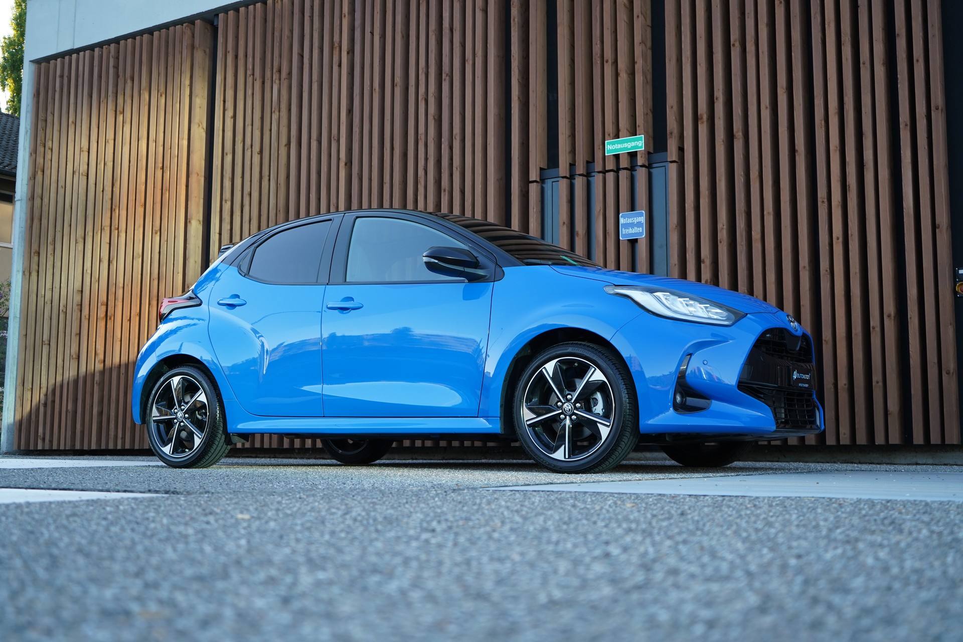 TOYOTA YARIS 1.5 POP SPORT E-CVT l 116 PS-image-9