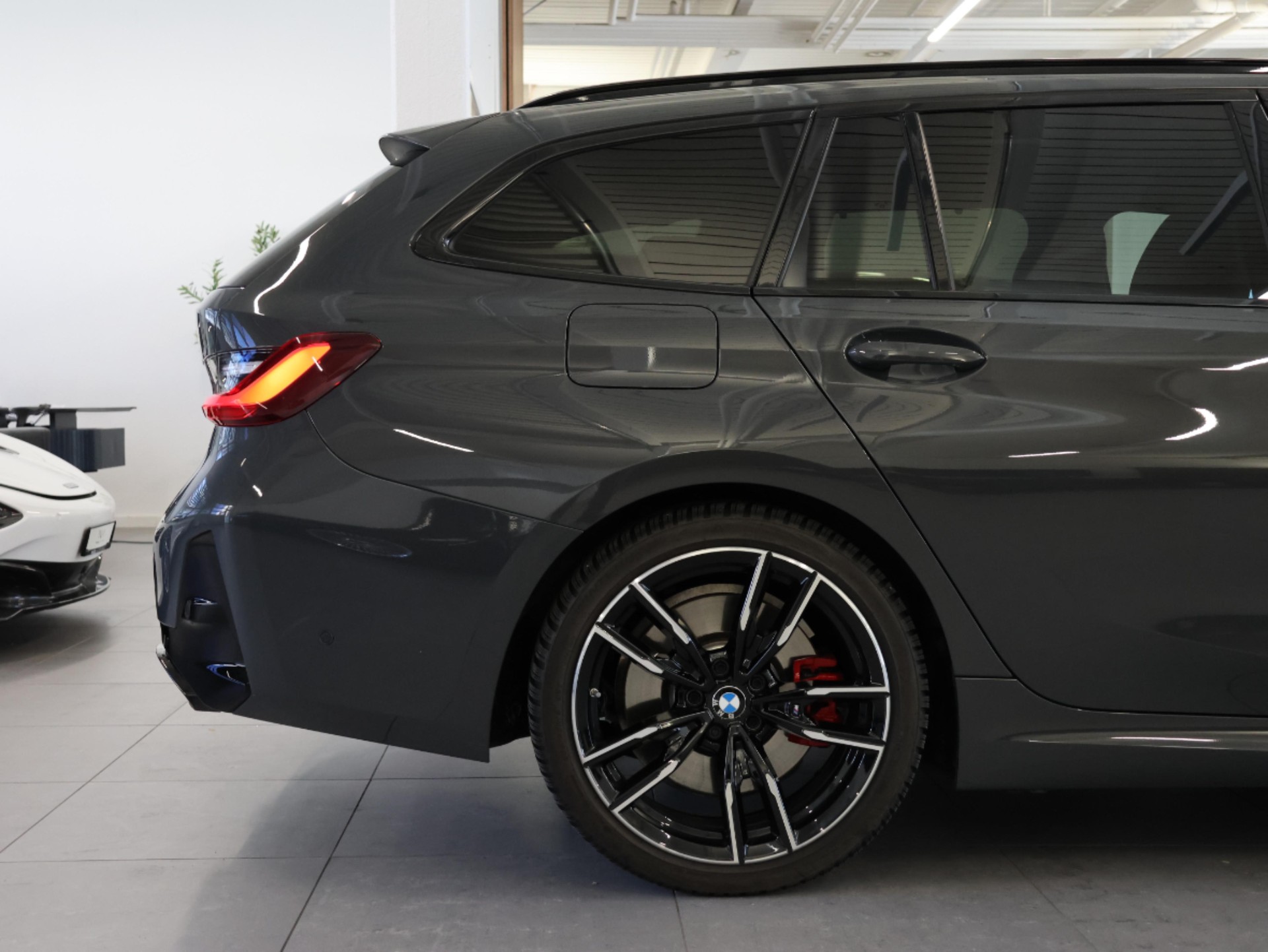 BMW M340d xDrive 48V Touring Steptronic M Sport Pro *Werksgarantie* *Harman & Kardon* *Anhängerkupplung*-image-11