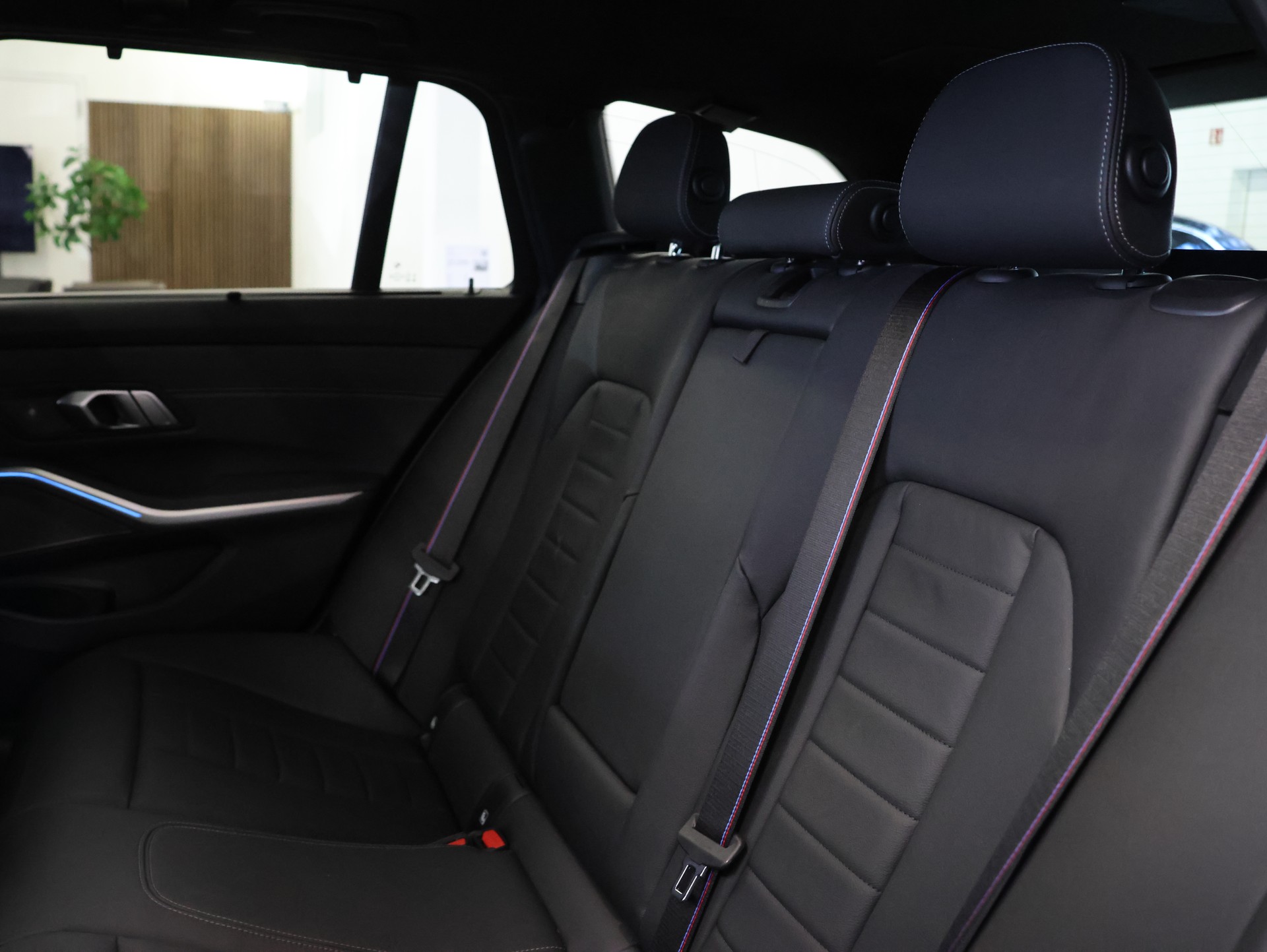 BMW M340d xDrive 48V Touring Steptronic M Sport Pro *Werksgarantie* *Harman & Kardon* *Anhängerkupplung*-image-32