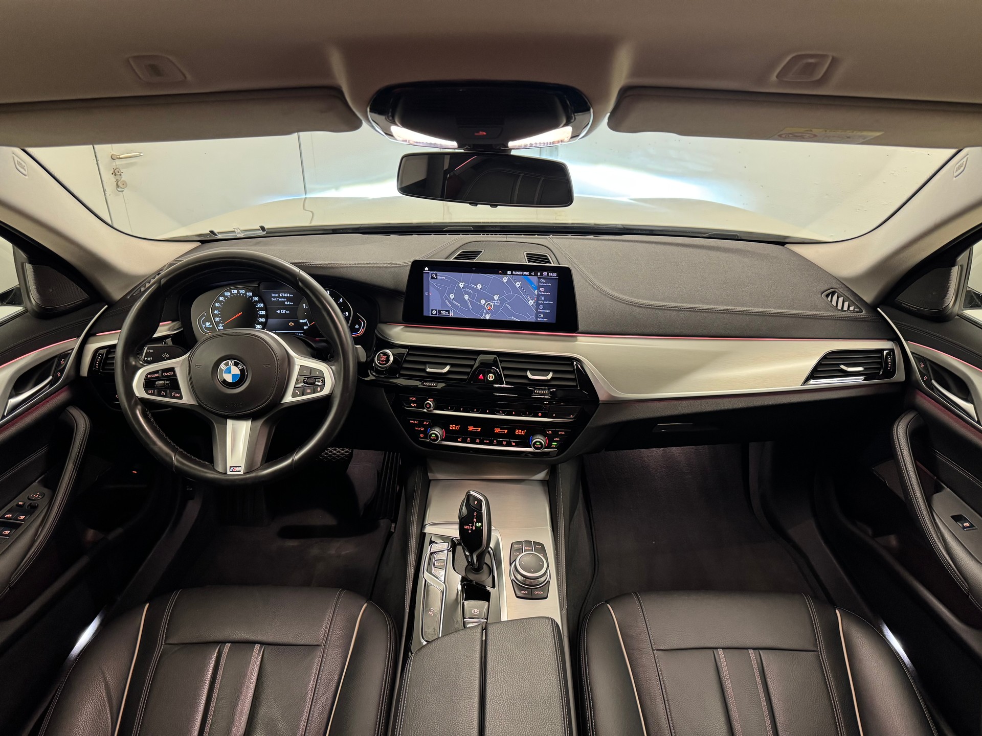 BMW 520d xDrive 48V Touring Luxury Steptronic-image-6