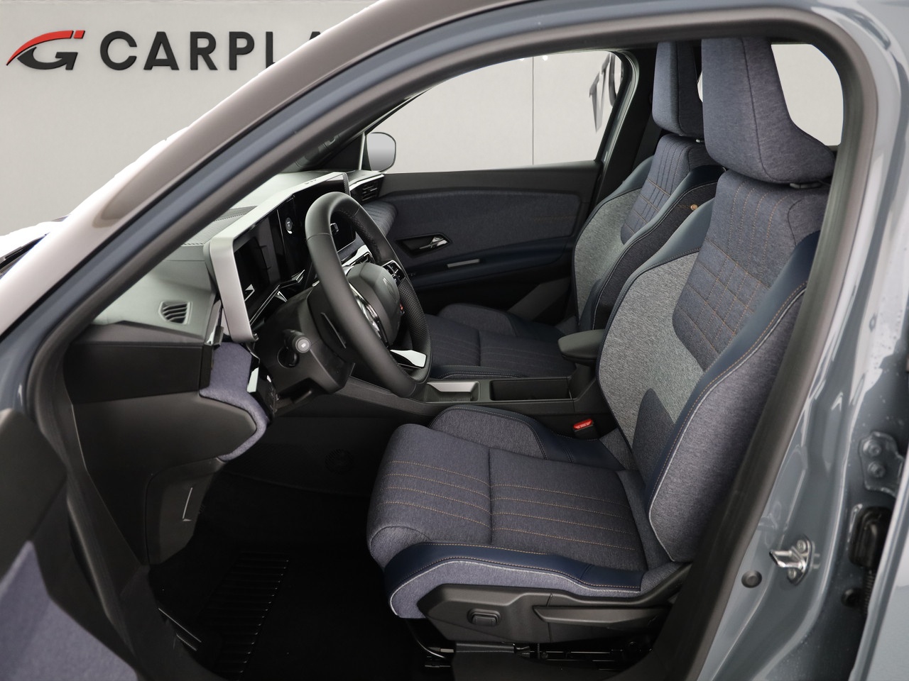 RENAULT R4 E-Tech Comfort Range techno-image-5