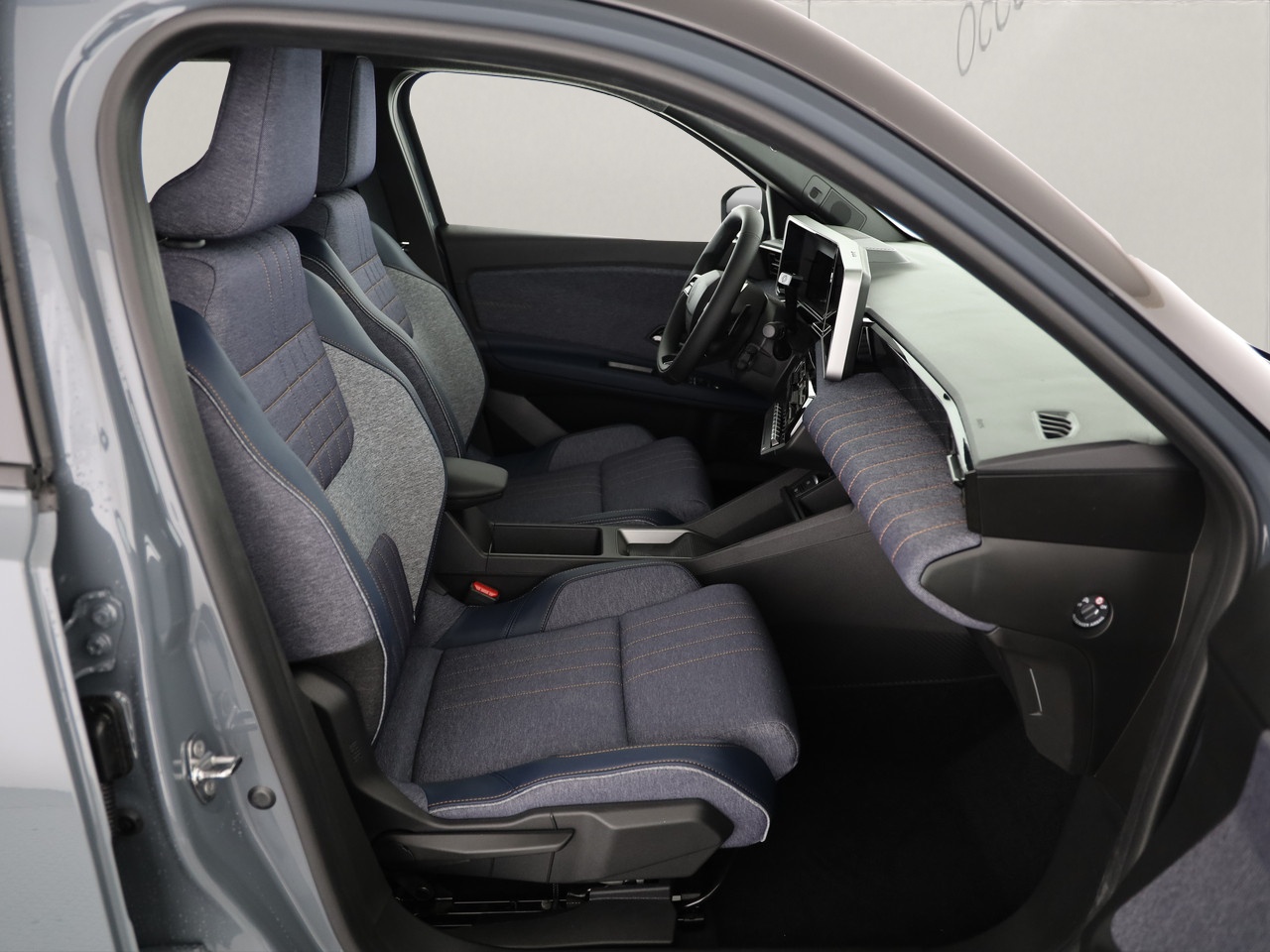 RENAULT R4 E-Tech Comfort Range techno-image-6