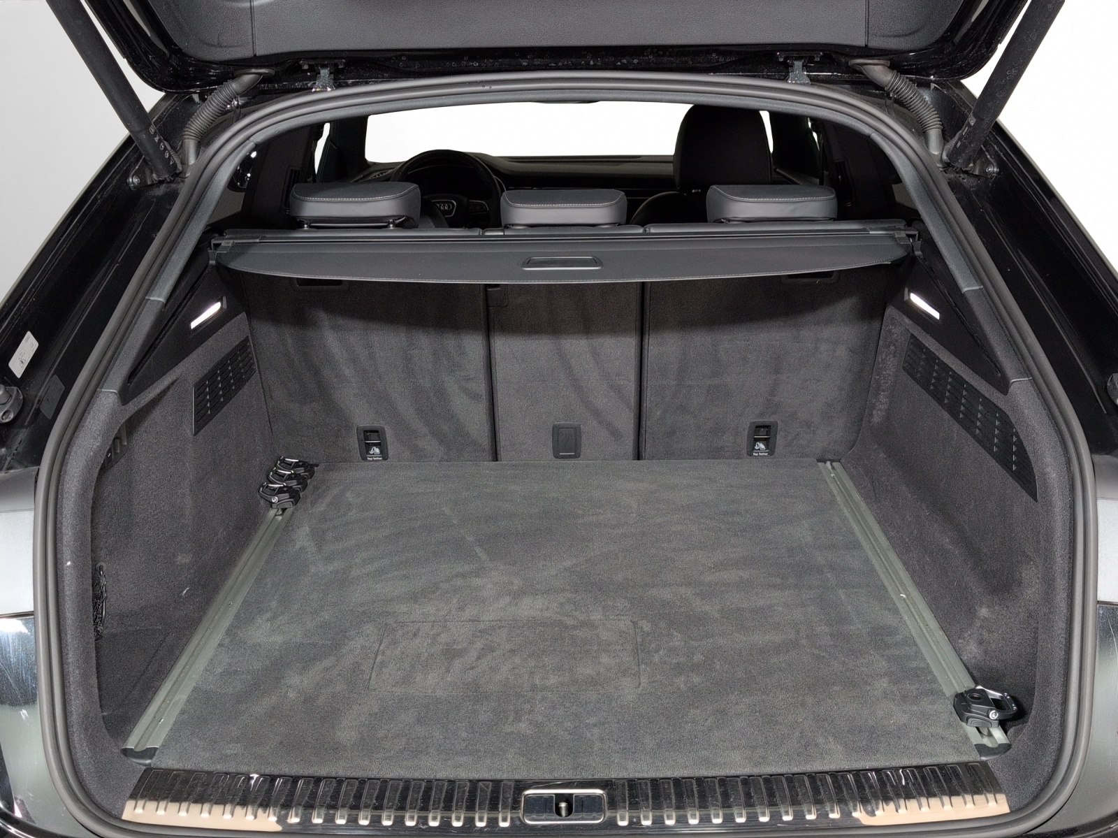 AUDI Q8 55 TFSI e quattro PHEV tiptronic-image-14