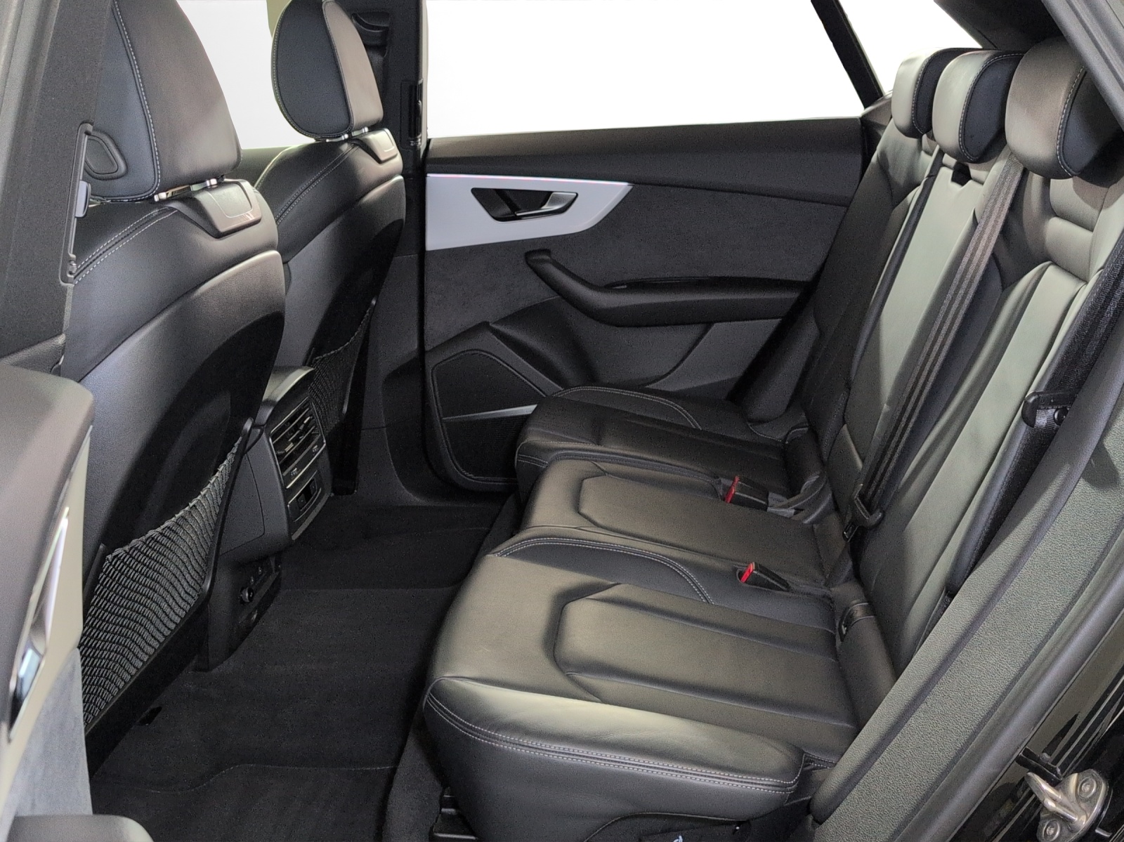 AUDI Q8 55 TFSI e quattro PHEV tiptronic-image-7