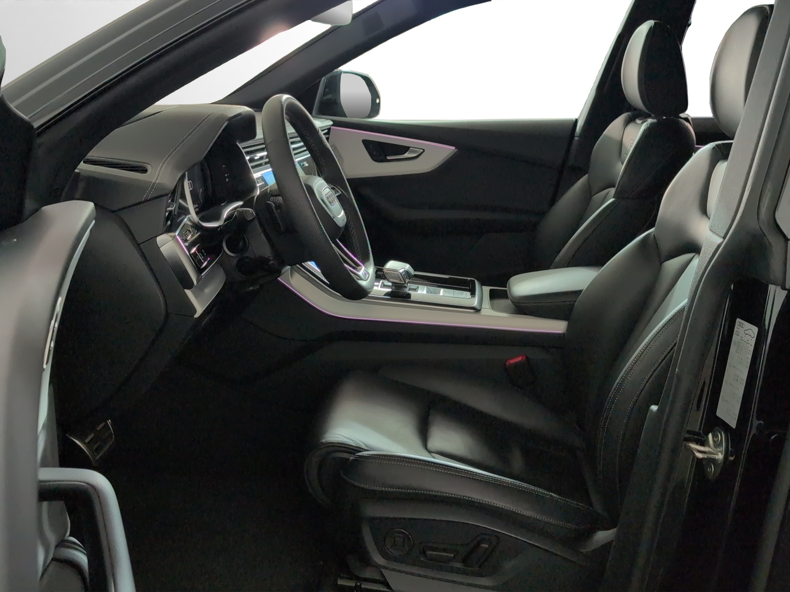AUDI Q8 55 TFSI e quattro PHEV tiptronic-image-5