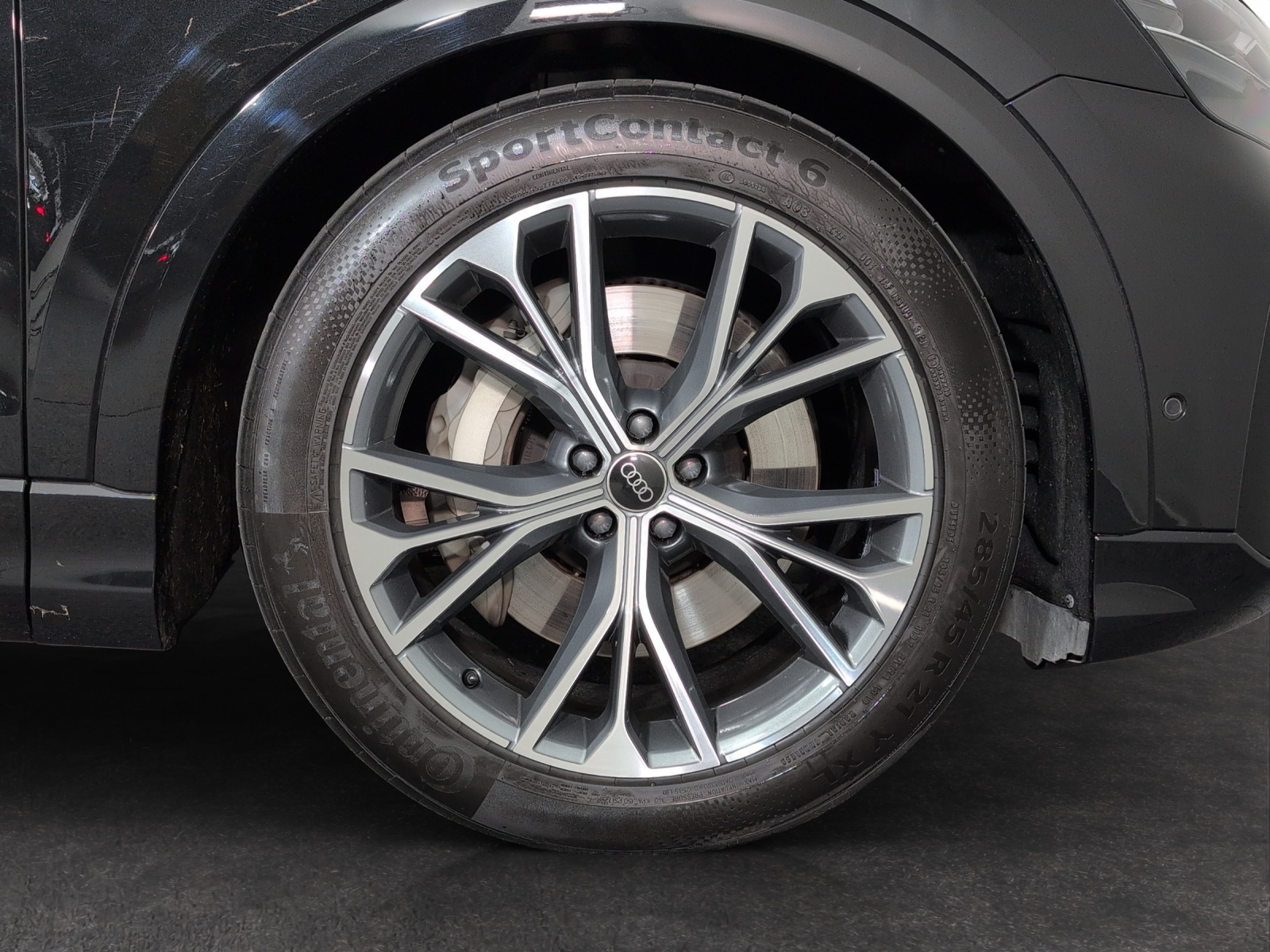 AUDI Q8 55 TFSI e quattro PHEV tiptronic-image-4
