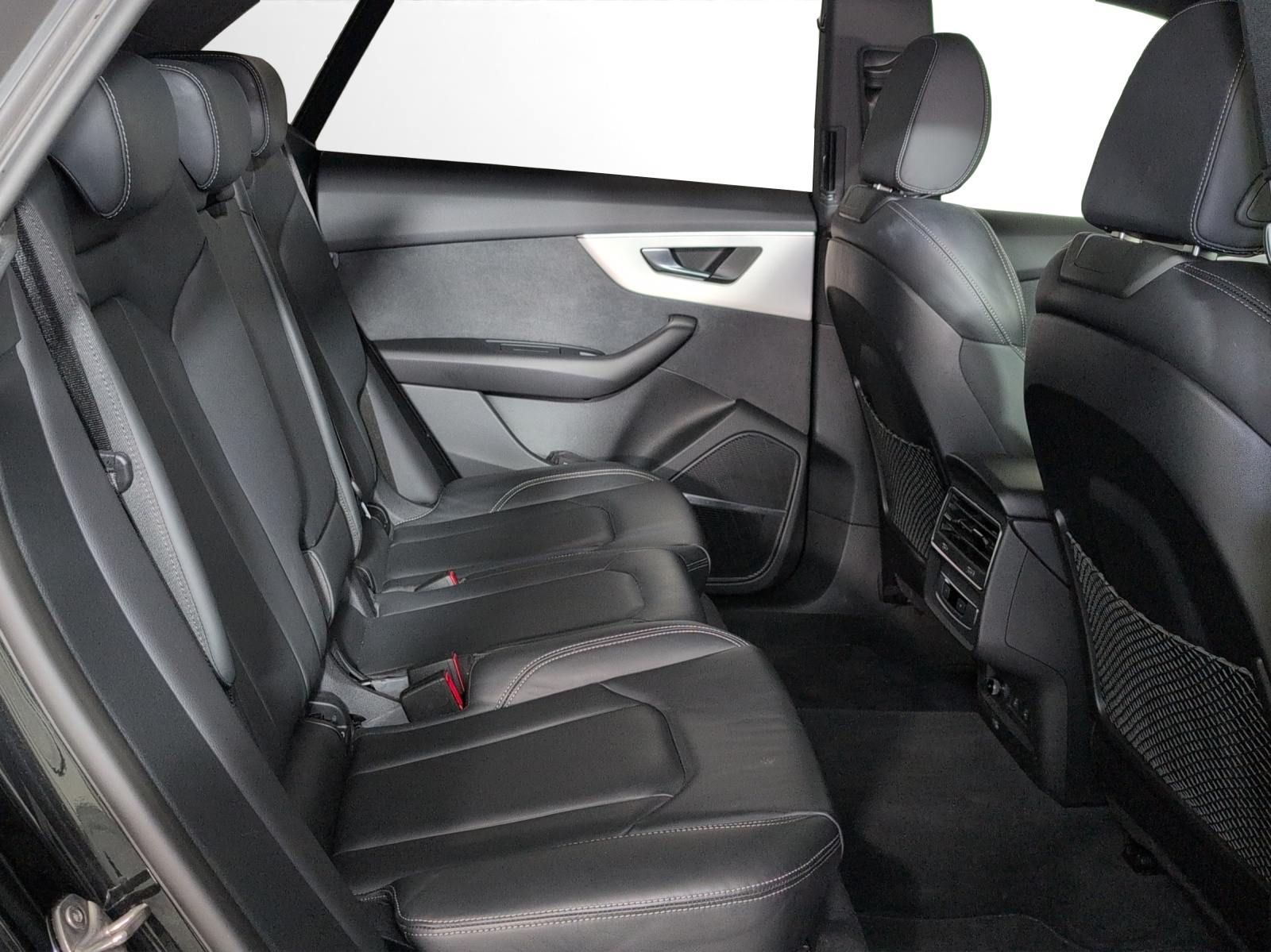 AUDI Q8 55 TFSI e quattro PHEV tiptronic-image-8