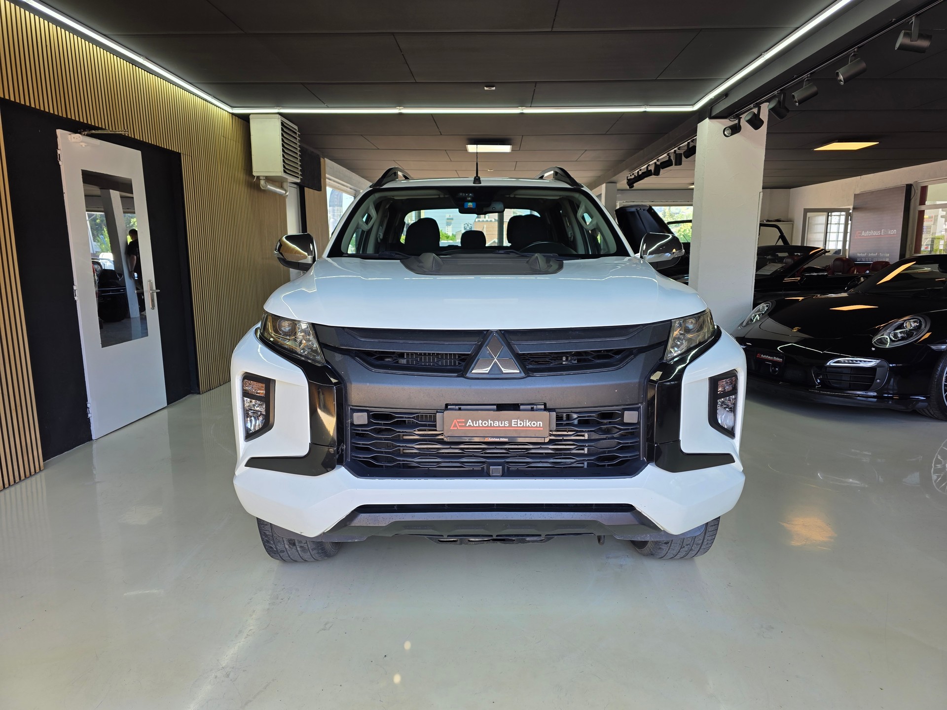 MITSUBISHI L 200 2.2 Style+ Double Cab Automat-image-1