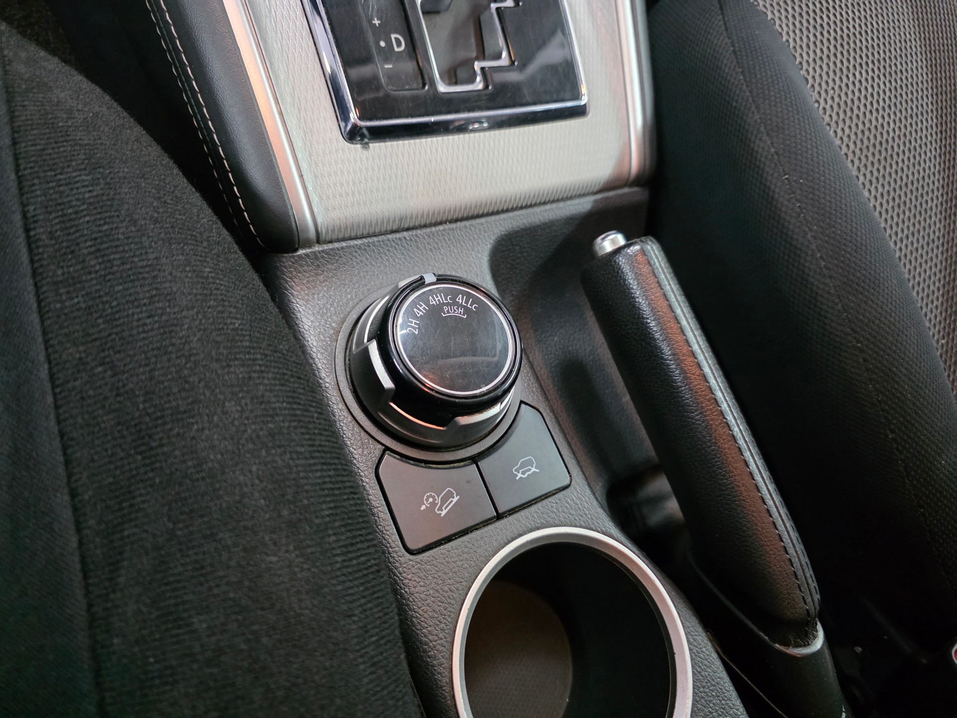 MITSUBISHI L 200 2.2 Style+ Double Cab Automat-image-15