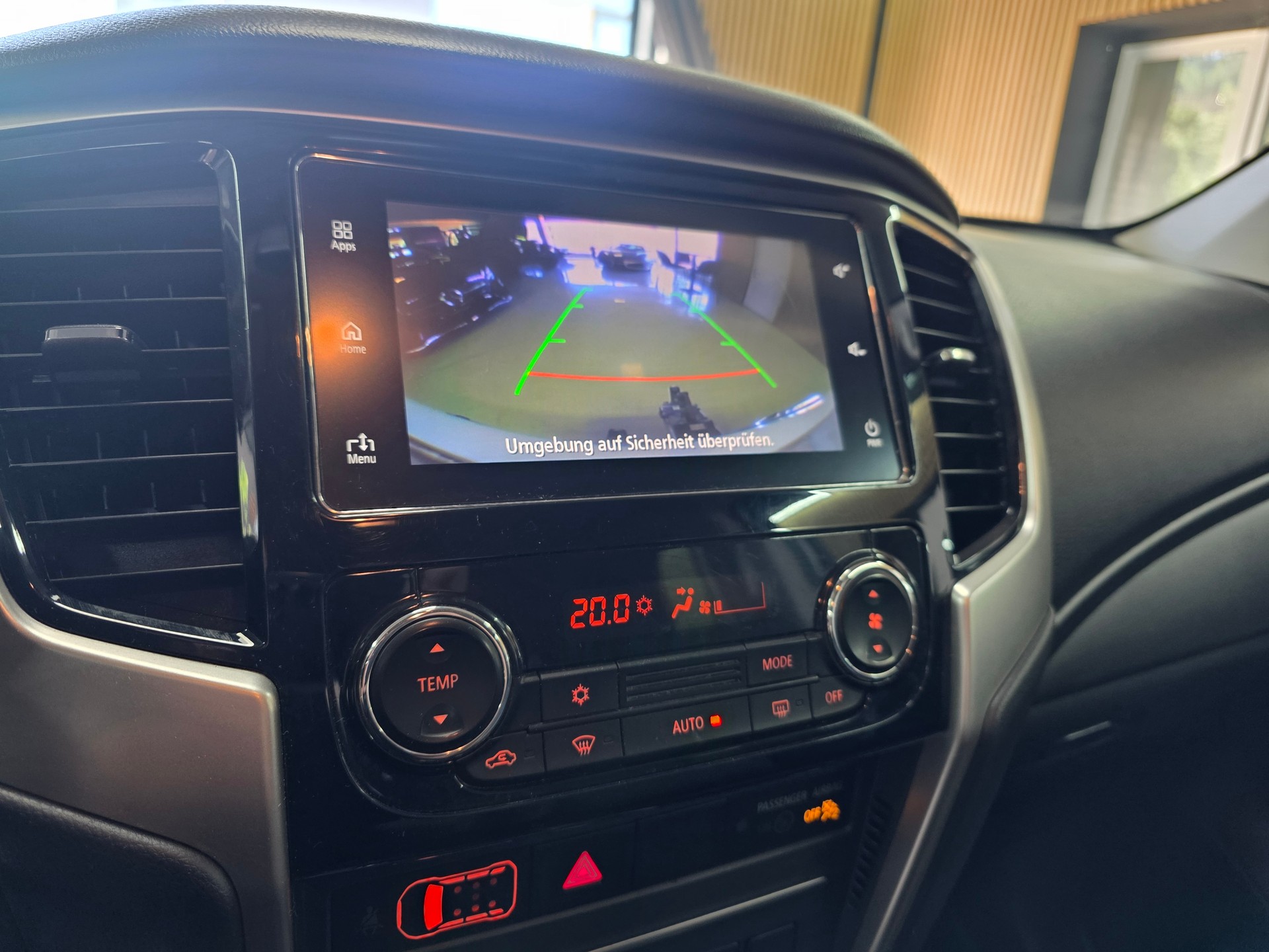 MITSUBISHI L 200 2.2 Style+ Double Cab Automat-image-14