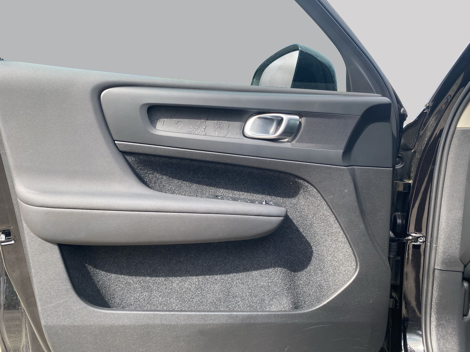 VOLVO XC40 B3 Benzin Mild Hybrid Essential DCT-image-13