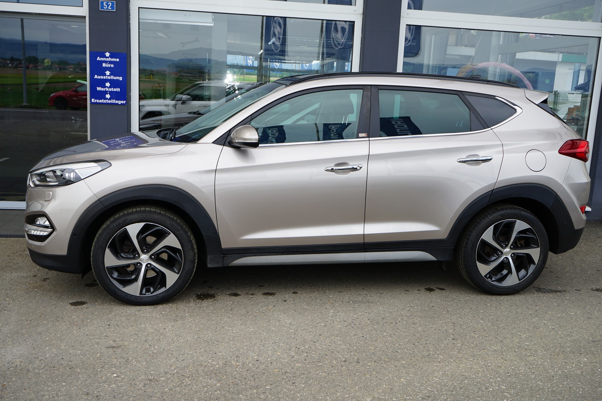 HYUNDAI Tucson 2.0 CRDI Vertex 4WD Automatic-image-2