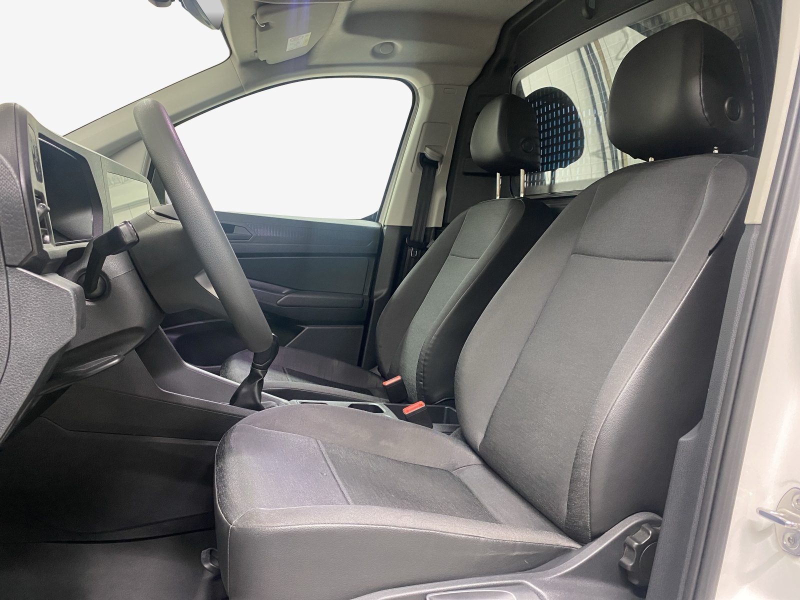 VW Caddy Cargo 2.0TDI-image-7