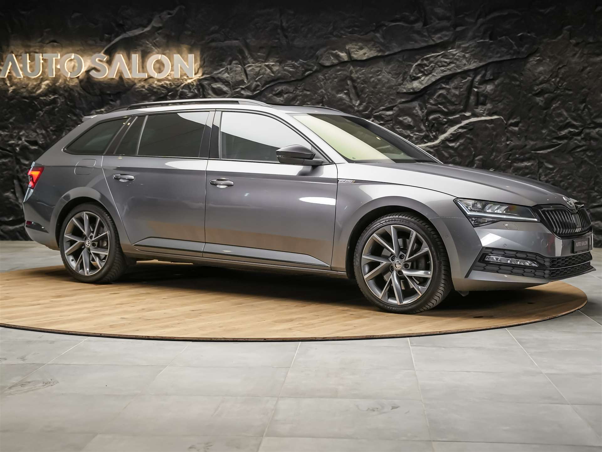 SKODA Superb Combi 2.0 TSI 280 SportLine 4x4 DSG *Facelift*Panorama*Sportsitze*360°Kamera*-image-5