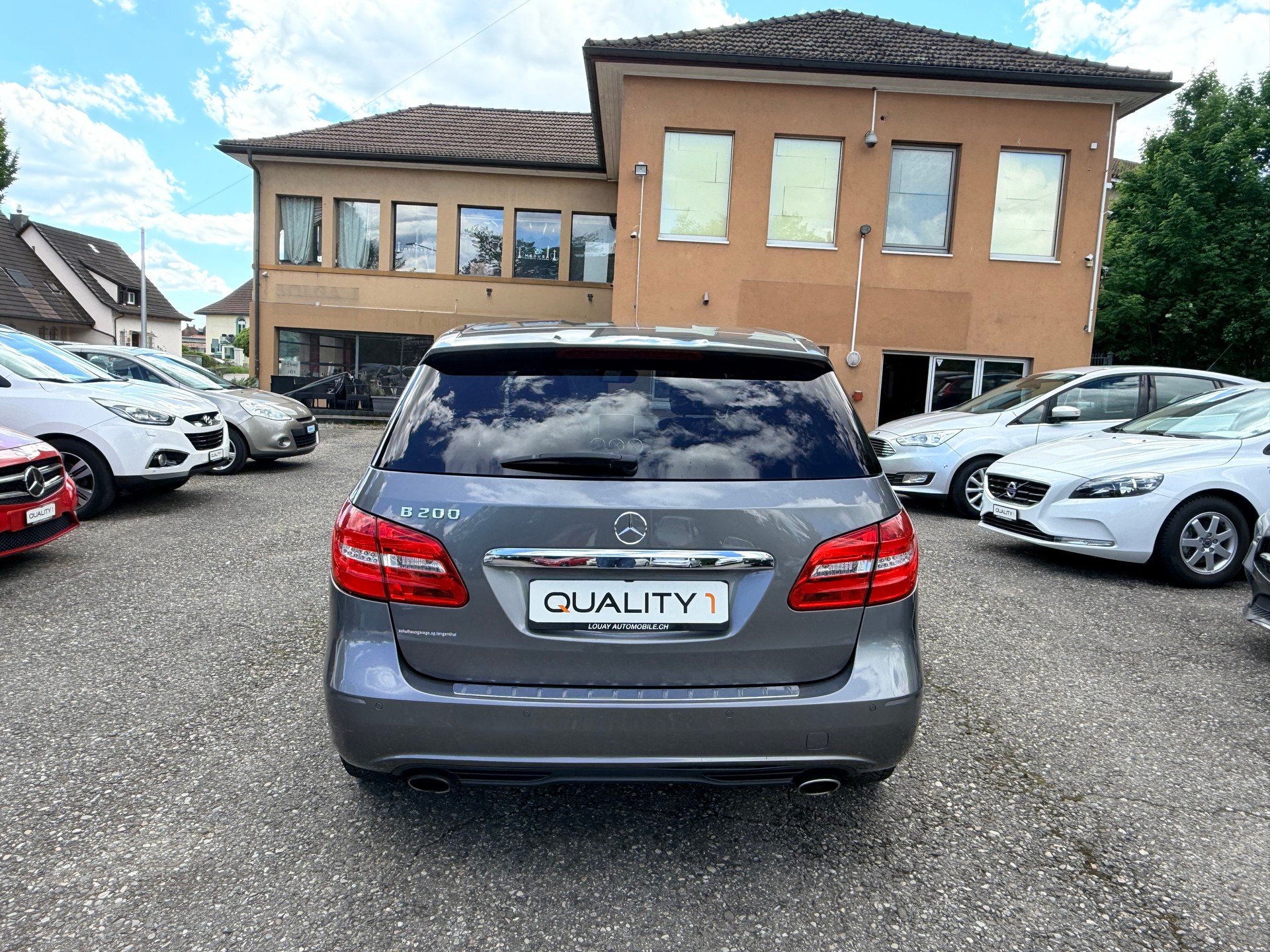 MERCEDES-BENZ B 200 Active Edition-image-10