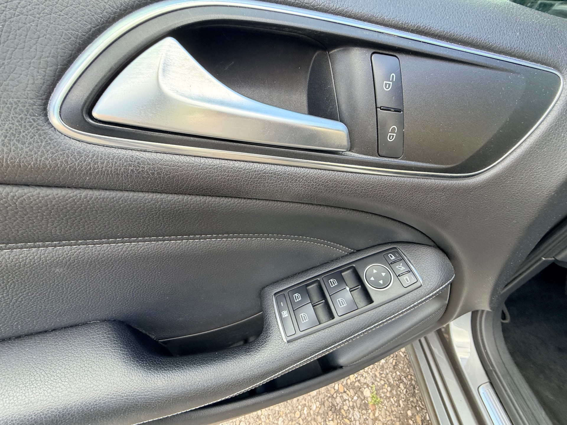 MERCEDES-BENZ B 200 Active Edition-image-20