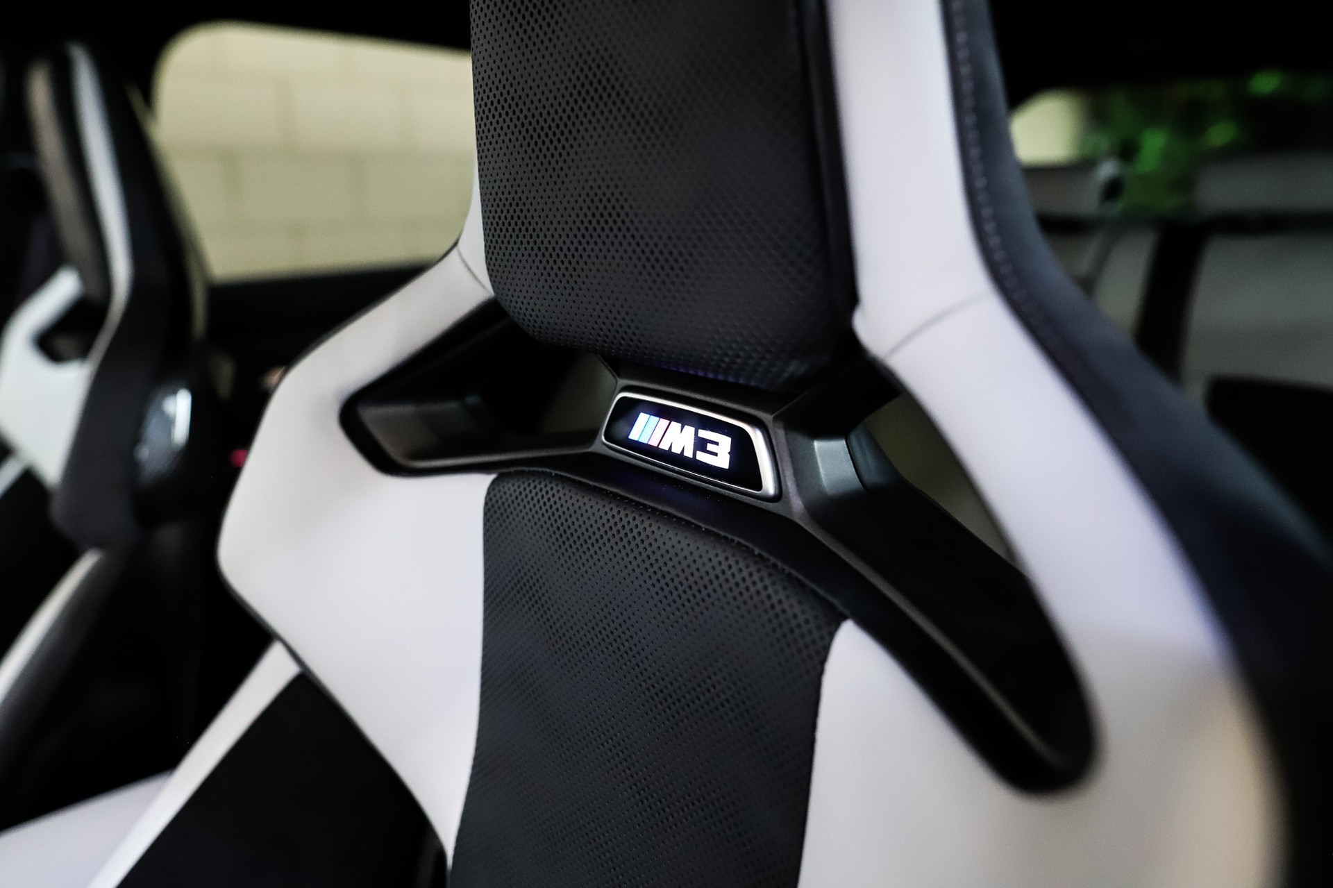 BMW M3 Touring xDrive Competition M * RUBYSTAR *-image-13