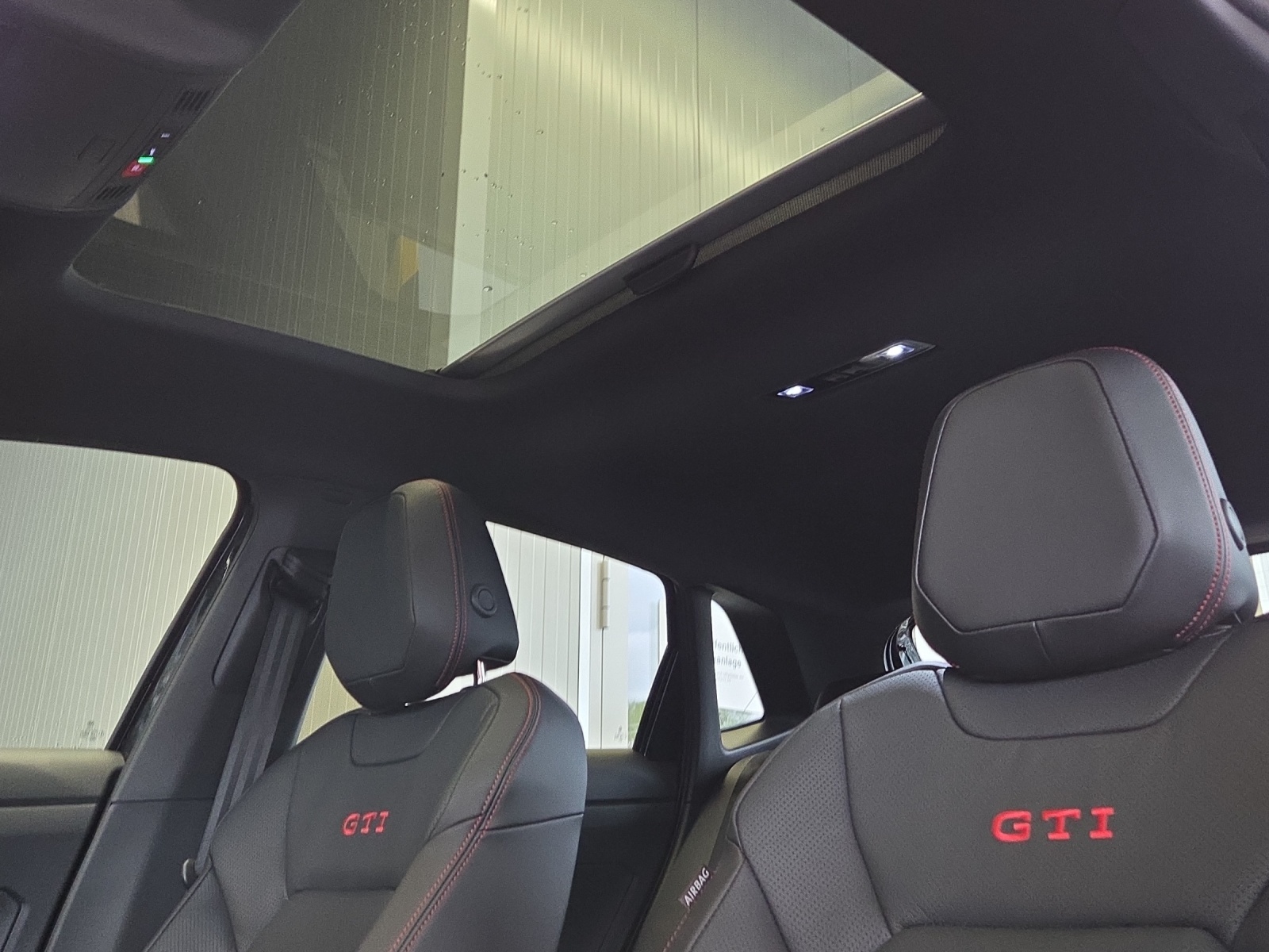 VW Polo 2.0 TSI GTI DSG-image-10