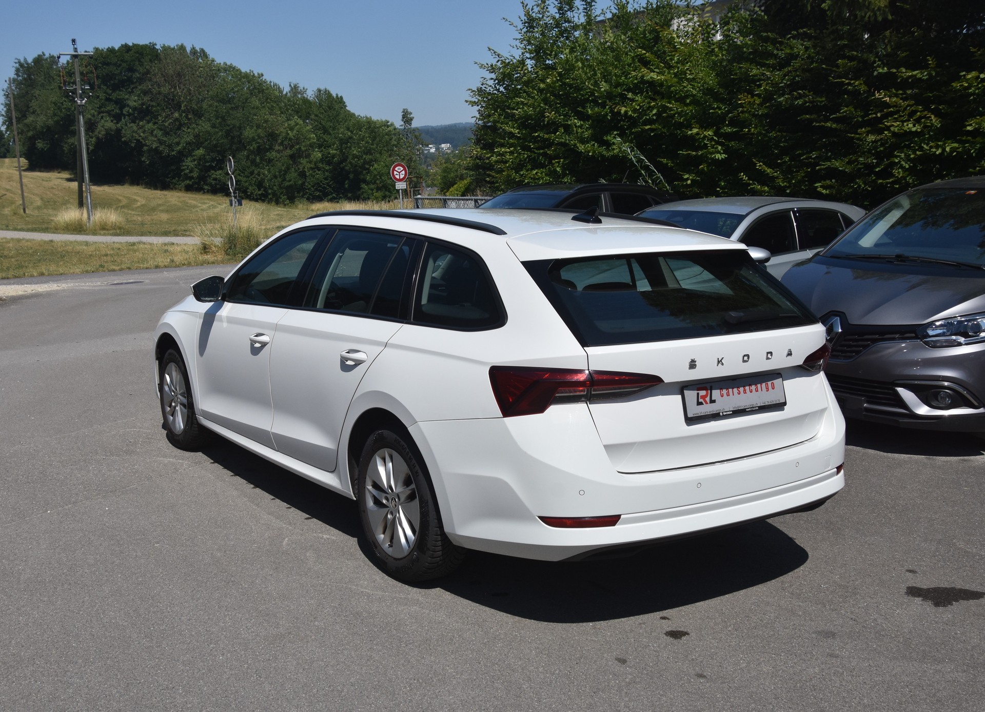 SKODA Octavia Combi 2.0 TDI DSG Ambition-image-6