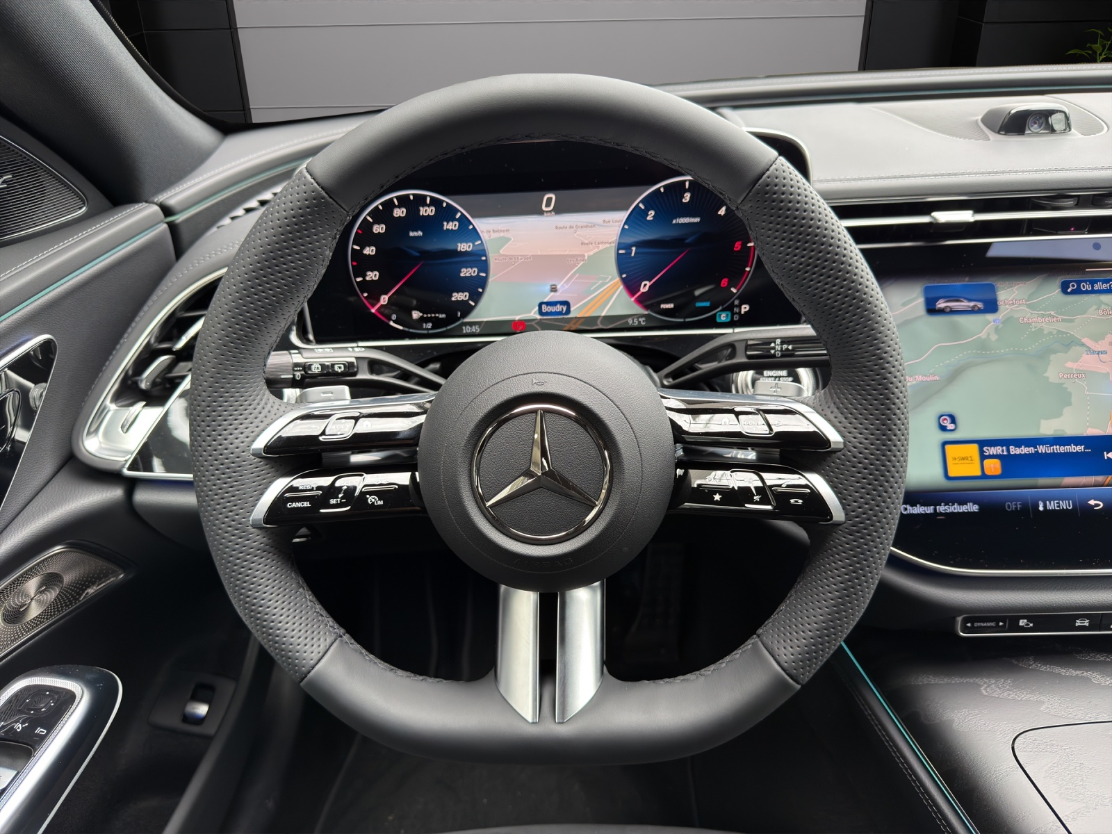 MERCEDES-BENZ E 220 d T 4Matic 9G-Tronic-image-13
