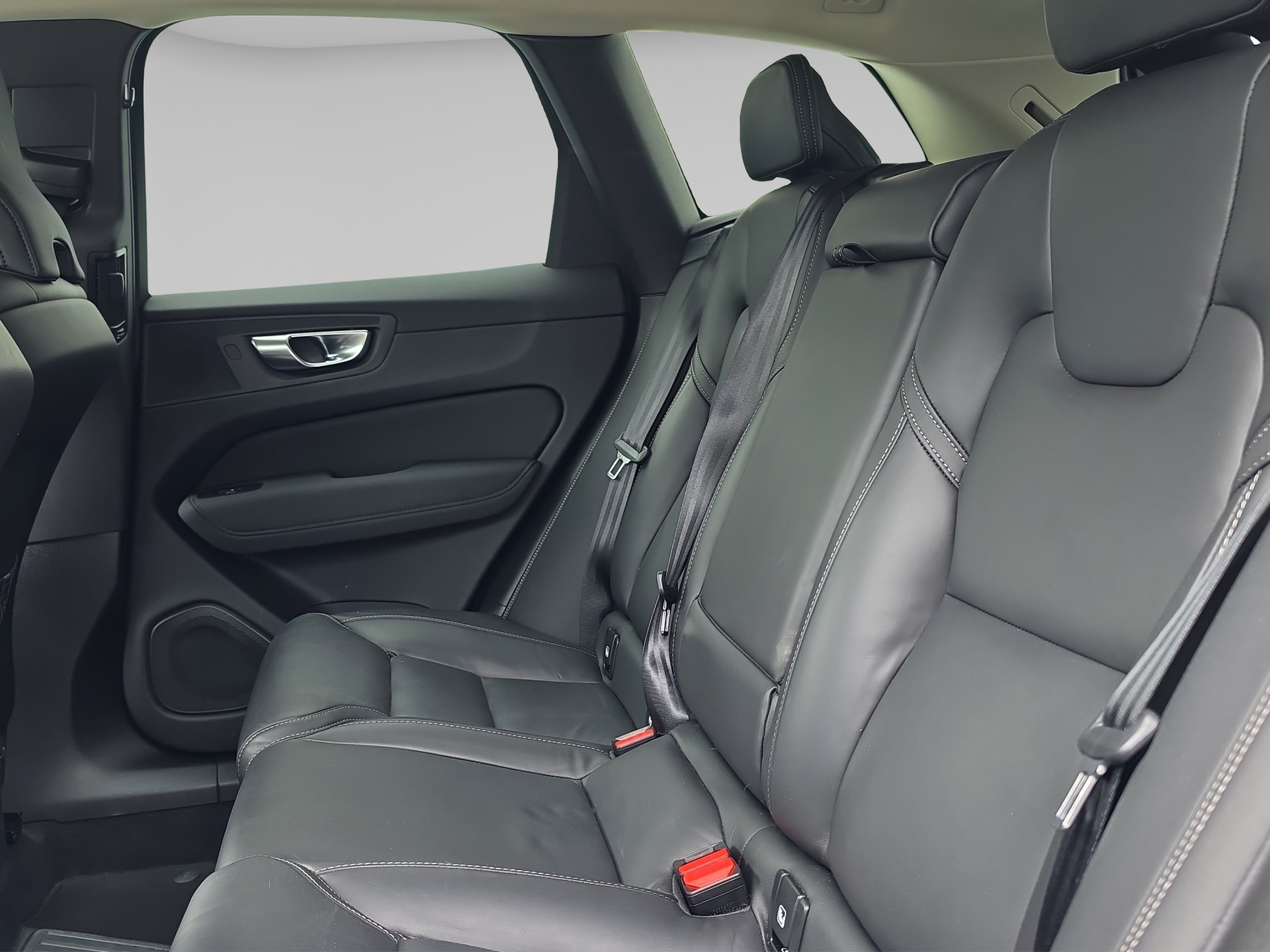 VOLVO XC60 2.0 T6 TE Plus Dark eAWD-image-12