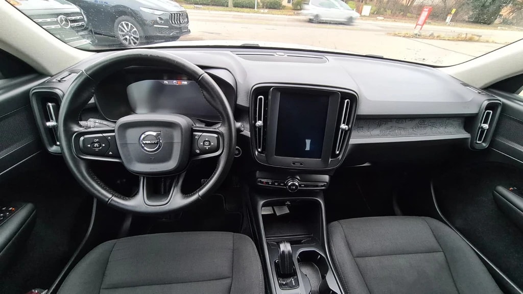 VOLVO XC40 D3 AWD Momentum Geartronic**RF-Kamera** PDC V+ H** Ab MFK **-image-11