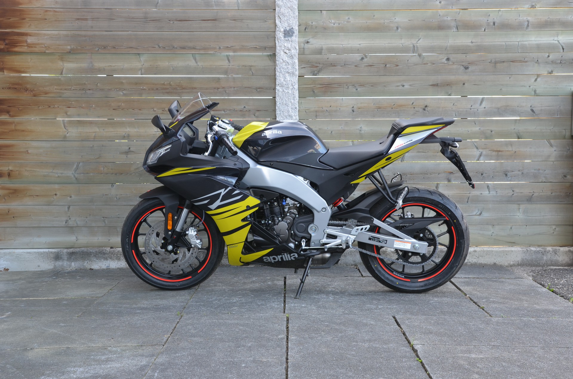 APRILIA RS 125 E5+-showroom-element-2