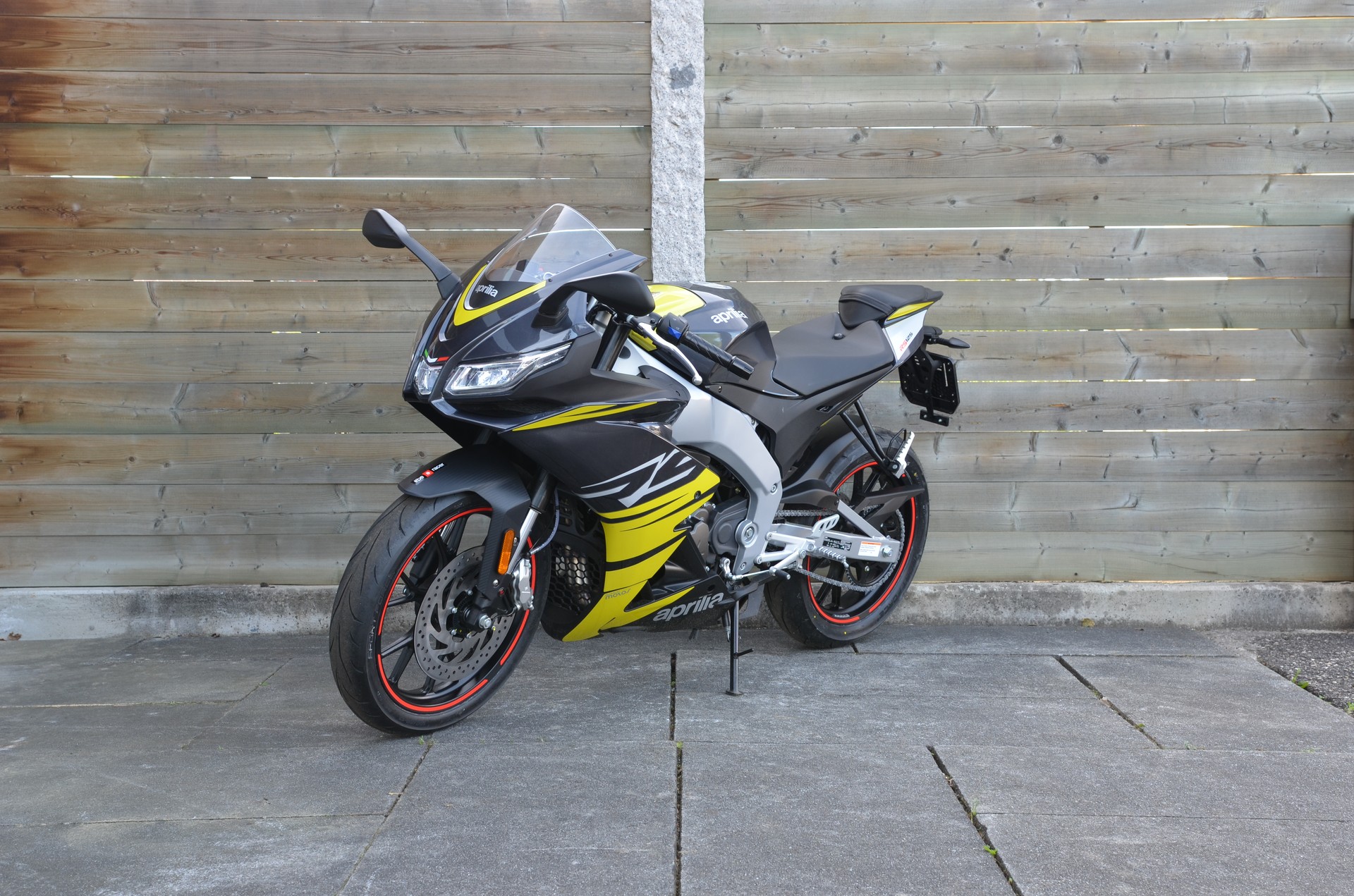 APRILIA RS 125 E5+-showroom-element-3