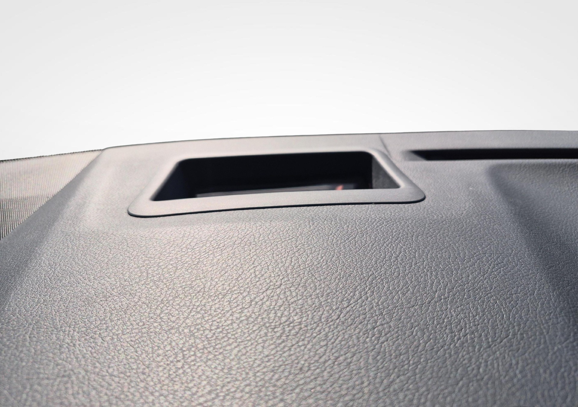 LEXUS NX 300h F-Sport-image-19