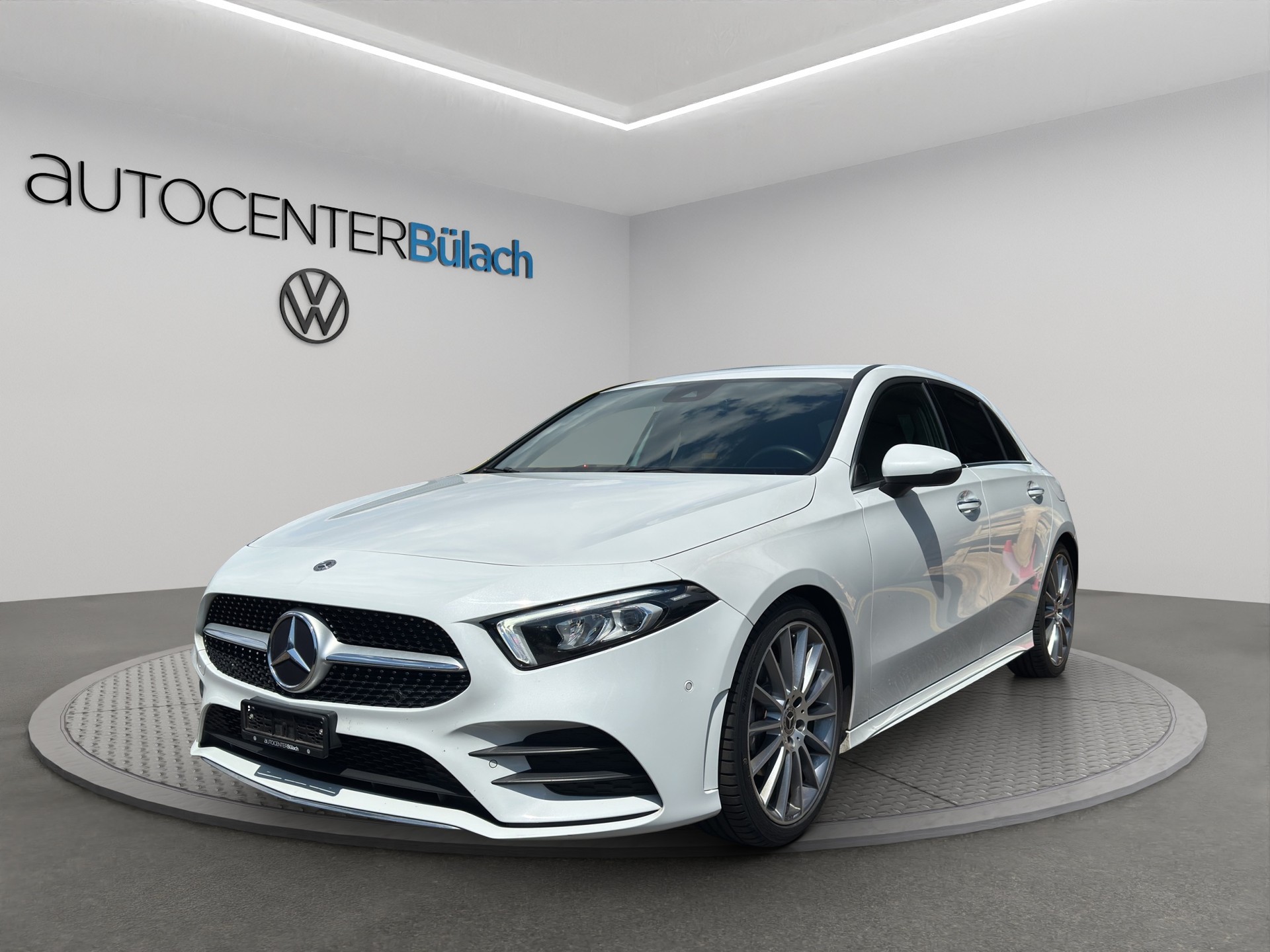 MERCEDES-BENZ A 180 d AMG Line-image-0
