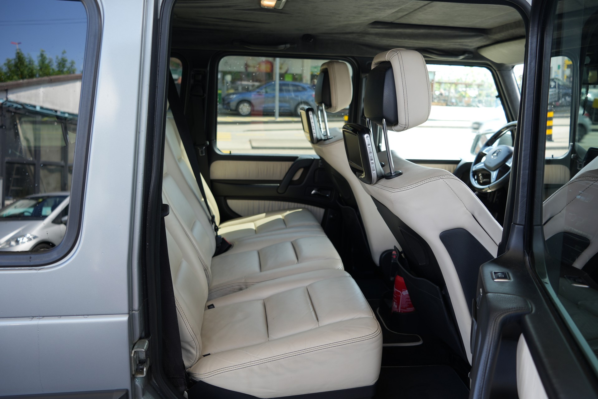 MERCEDES-BENZ G 63 AMG Automatic ** RESERVIERT **-image-11