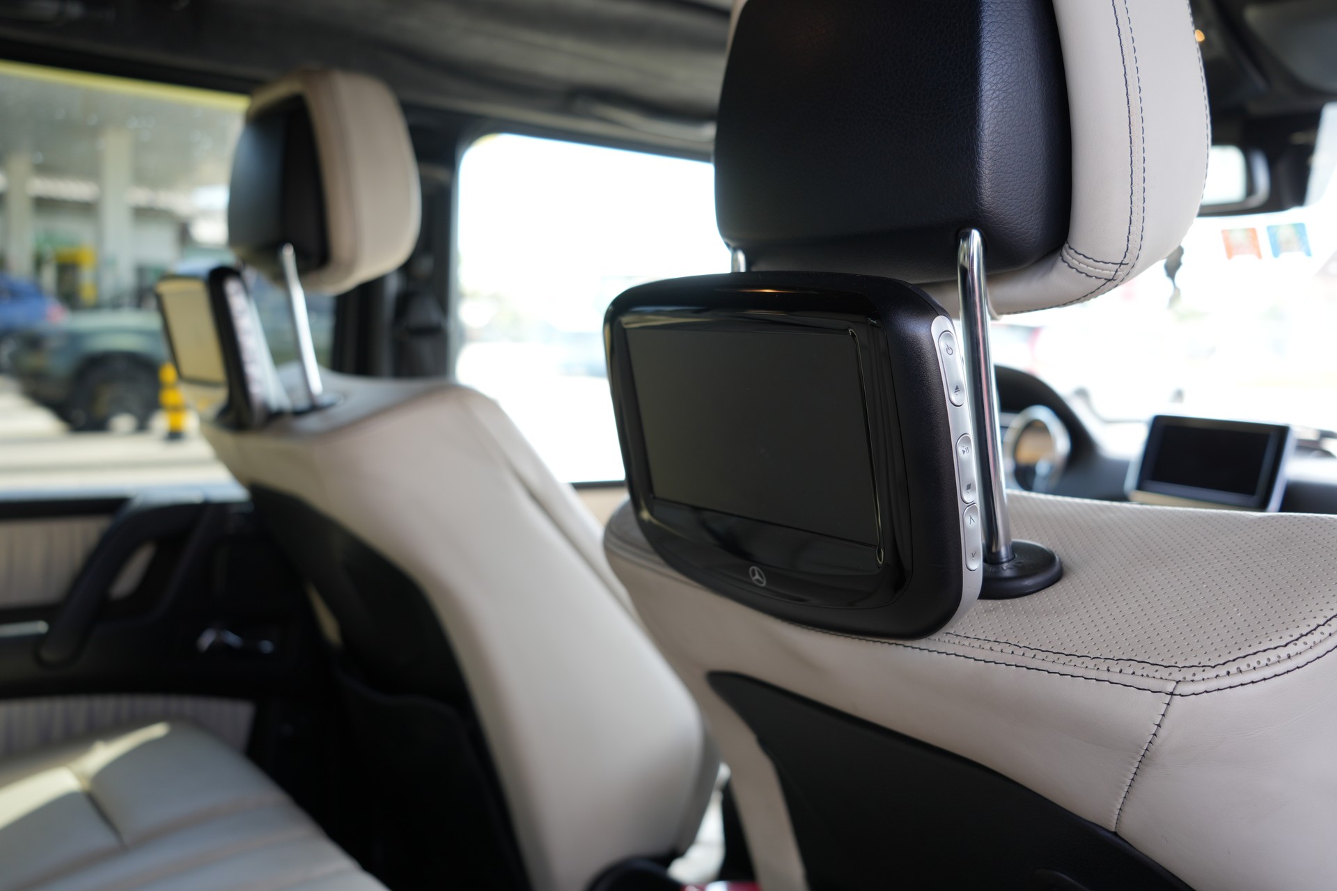 MERCEDES-BENZ G 63 AMG Automatic ** RESERVIERT **-image-12