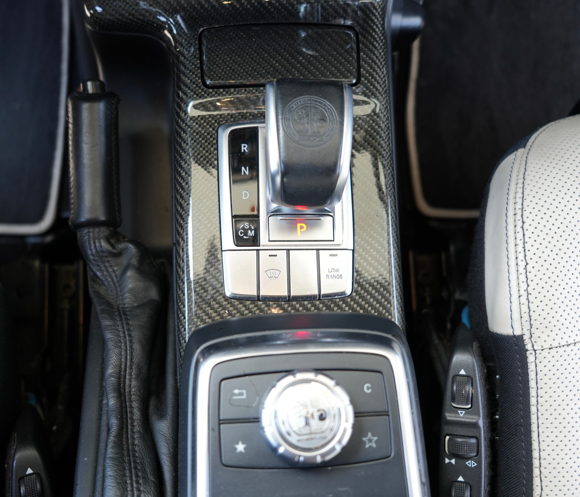 MERCEDES-BENZ G 63 AMG Automatic ** RESERVIERT **-image-14