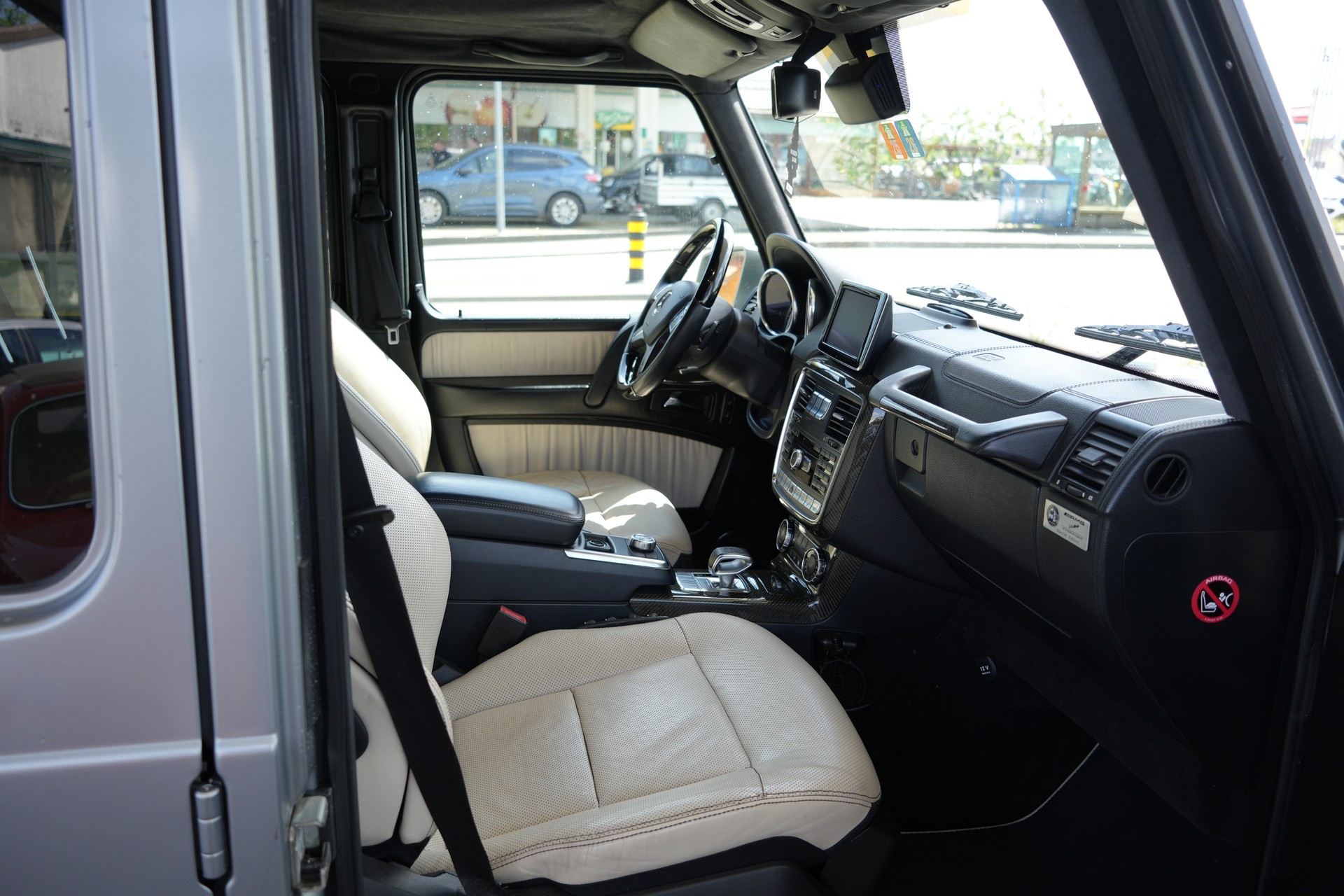MERCEDES-BENZ G 63 AMG Automatic ** RESERVIERT **-image-10