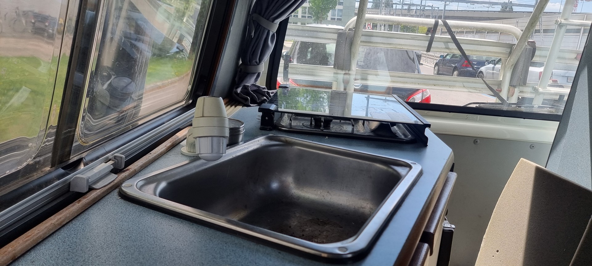 VW 2.5TDI Camper Carthago Werksausbau-image-5
