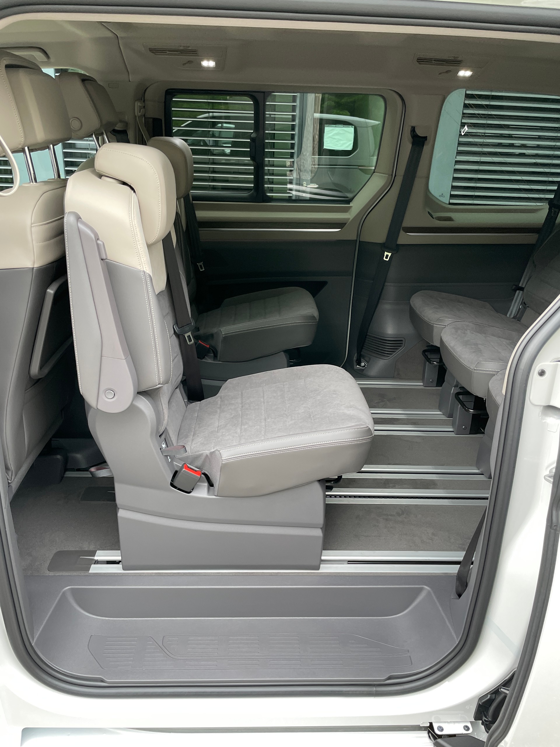 VW Multivan 1.5 eHybrid Style 4Motion DSG-image-13