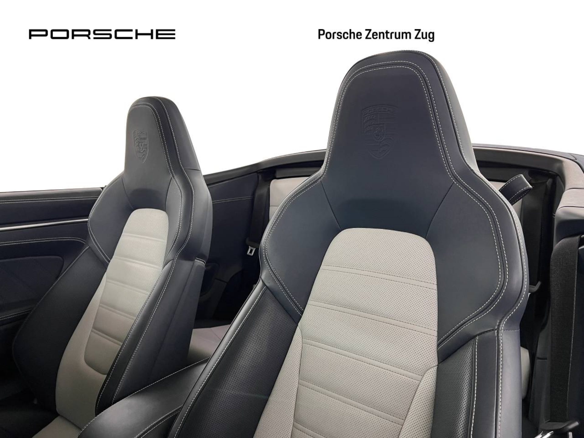 PORSCHE 911 Carrera 4 GTS Cabriolet-image-4