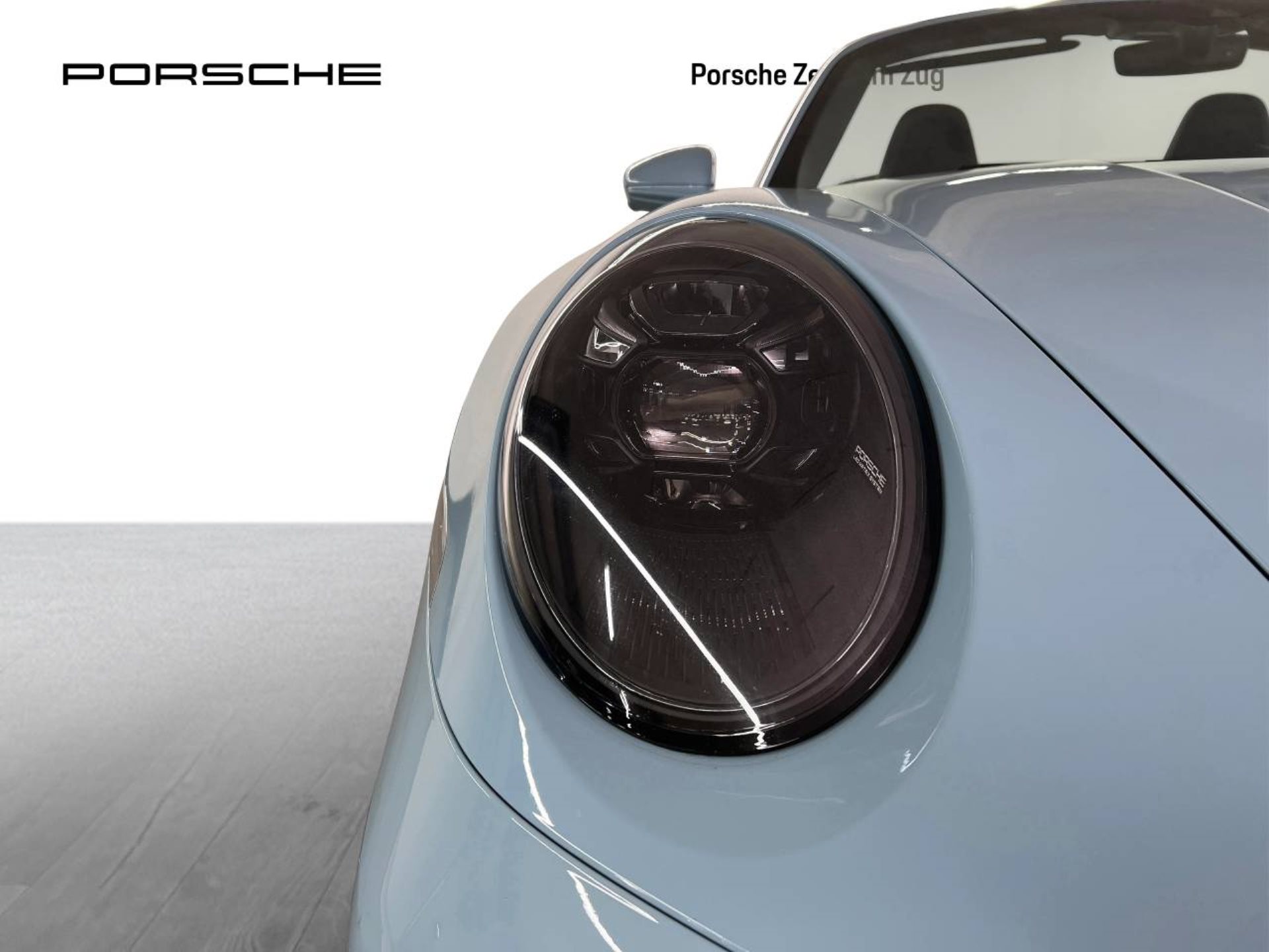 PORSCHE 911 Carrera 4 GTS Cabriolet-image-12